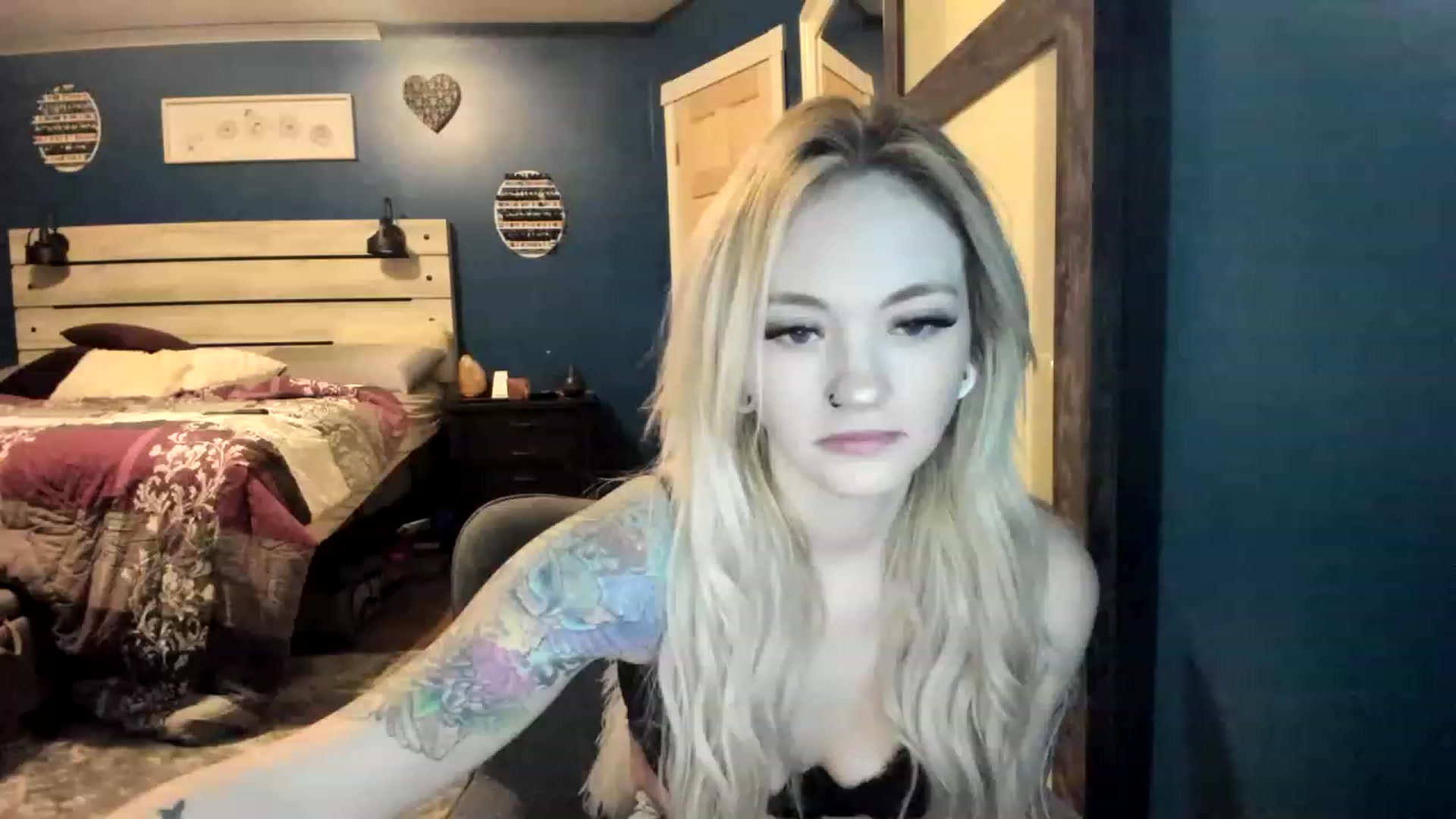 Gallery image thumbnail from AshSapphire's myfreecams stream on, 11/21/2022, 08:27 image 17 of 20