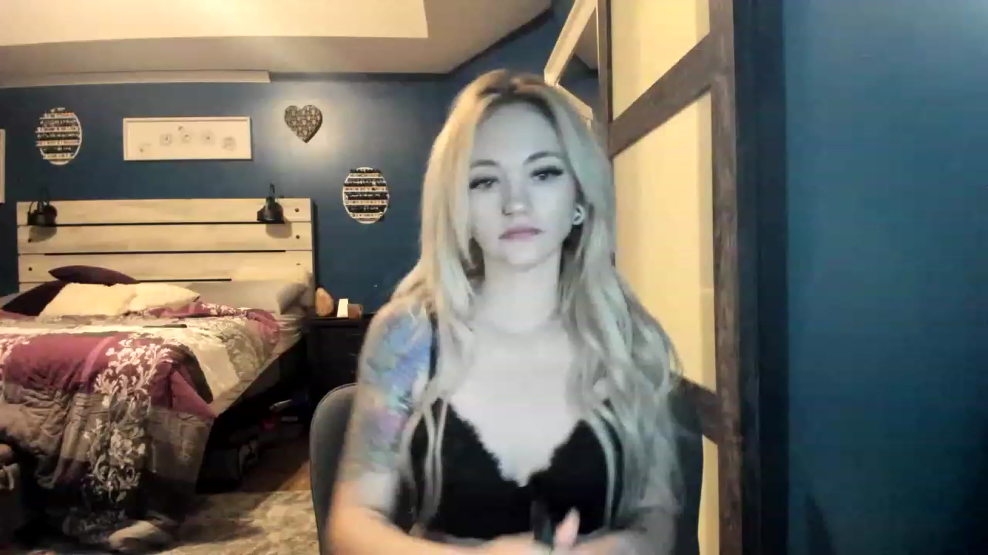 Gallery image thumbnail from AshSapphire's myfreecams stream on, 11/21/2022, 08:27 image 18 of 20