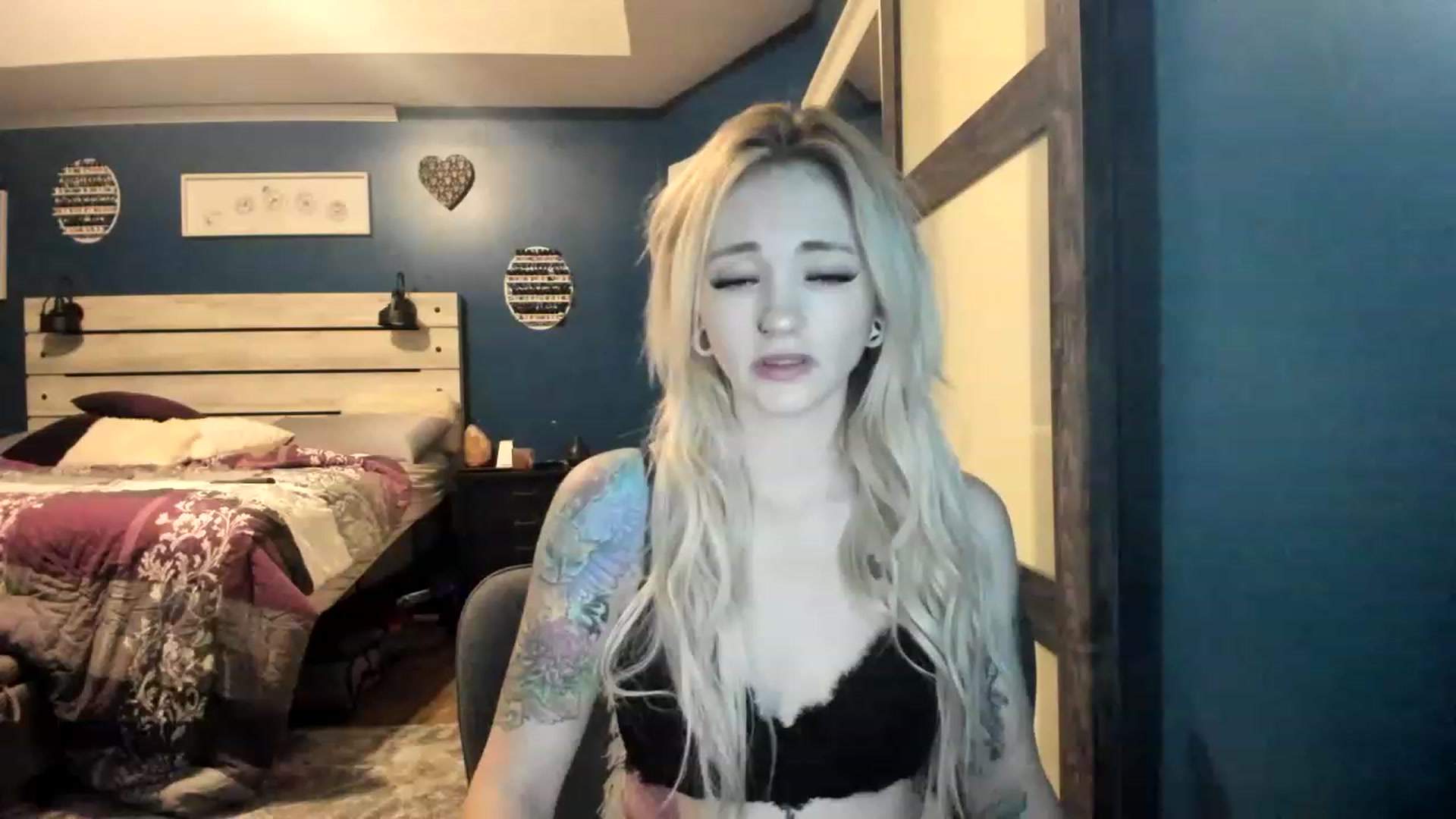 Gallery image thumbnail from AshSapphire's myfreecams stream on, 11/21/2022, 08:27 image 20 of 20