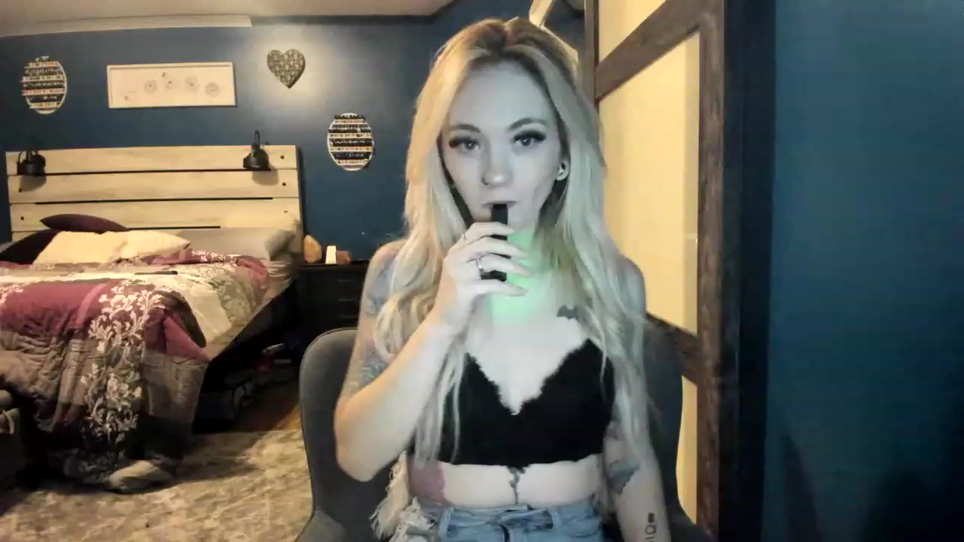 Gallery image thumbnail from AshSapphire's myfreecams stream on, 11/21/2022, 08:27 image 9 of 20