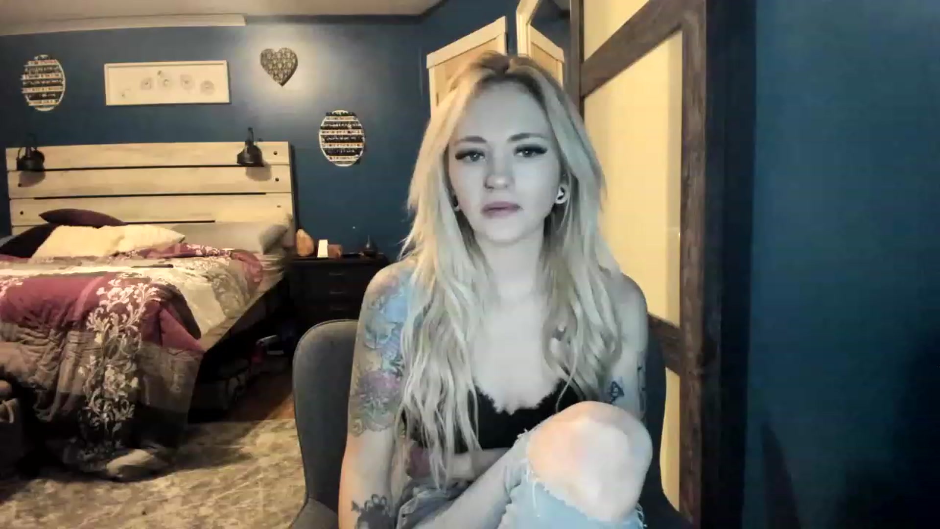Gallery image thumbnail from AshSapphire's myfreecams stream on, 11/21/2022, 08:27 image 11 of 20