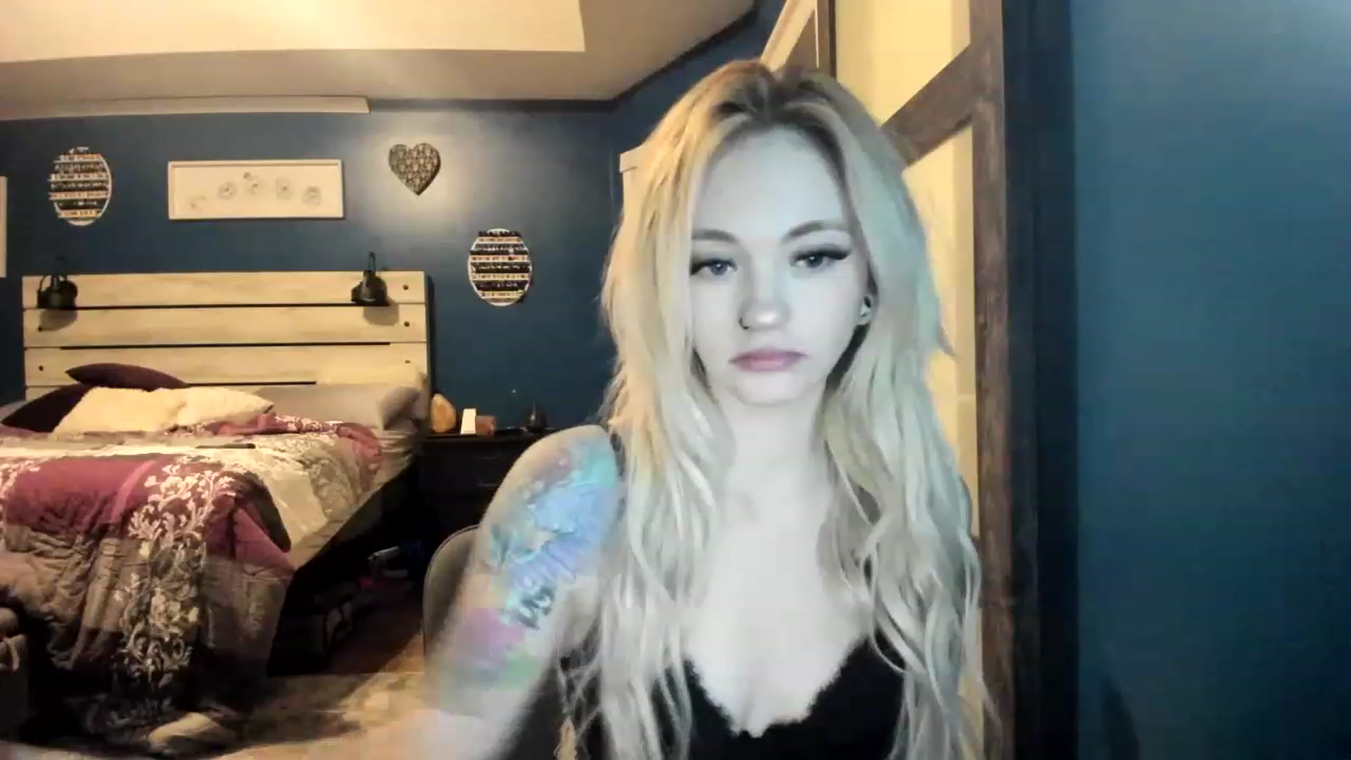 Gallery image thumbnail from AshSapphire's myfreecams stream on, 11/21/2022, 08:27 image 19 of 20