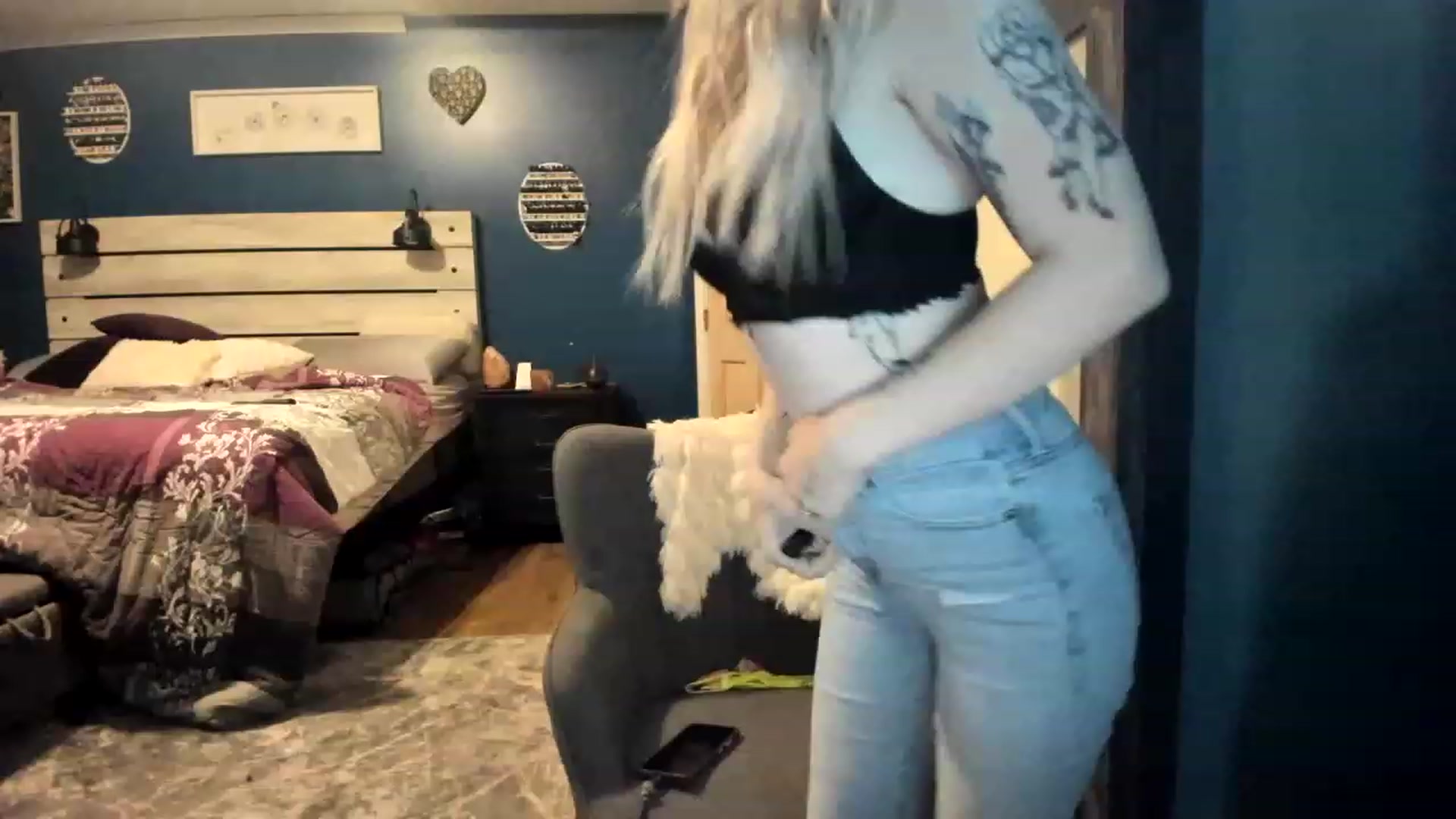Gallery image thumbnail from AshSapphire's myfreecams stream on, 11/21/2022, 09:56 image 6 of 20