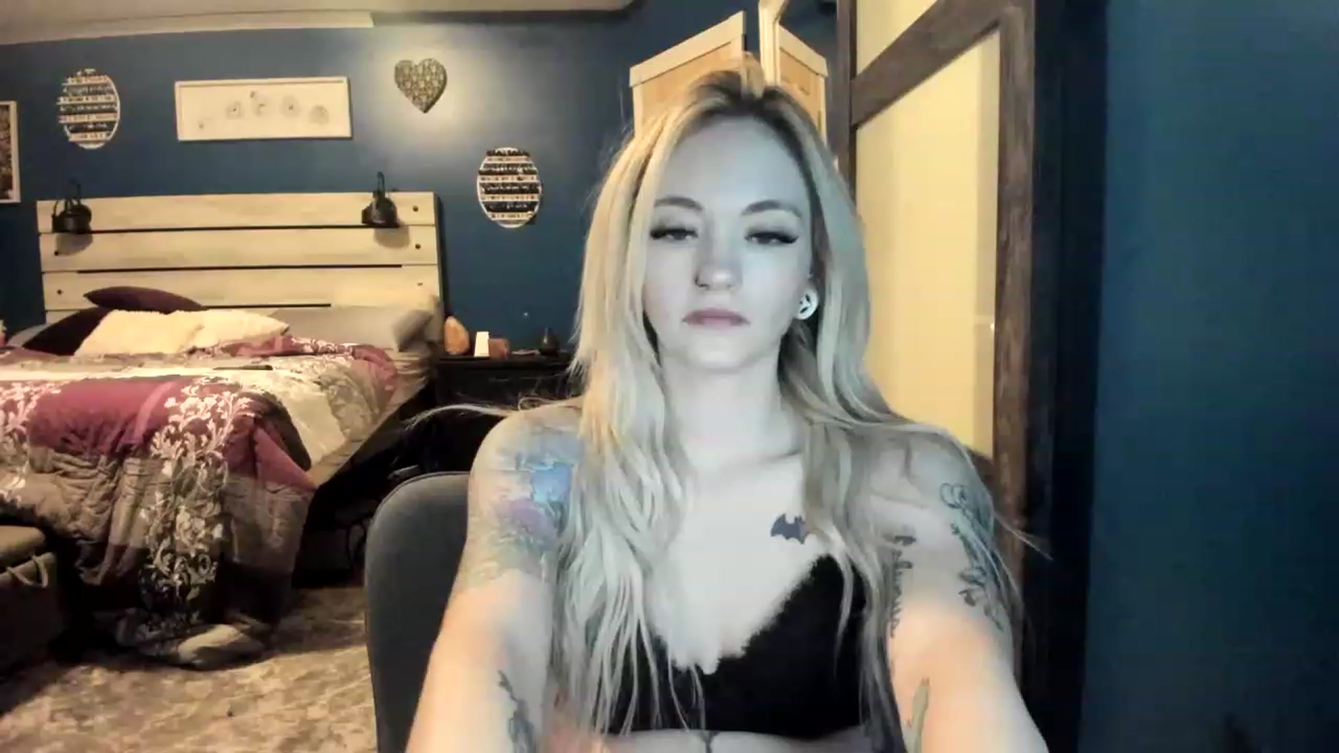 Gallery image thumbnail from AshSapphire's myfreecams stream on, 11/21/2022, 09:56 image 4 of 20