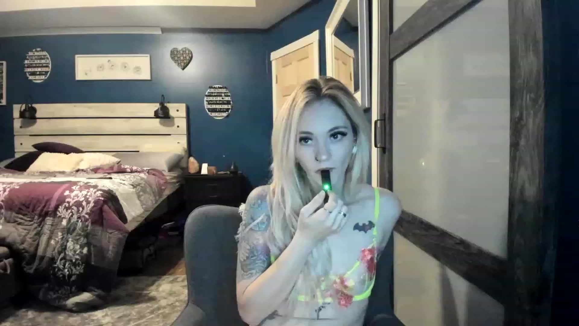 Gallery image thumbnail from AshSapphire's myfreecams stream on, 11/21/2022, 10:30 image 17 of 20