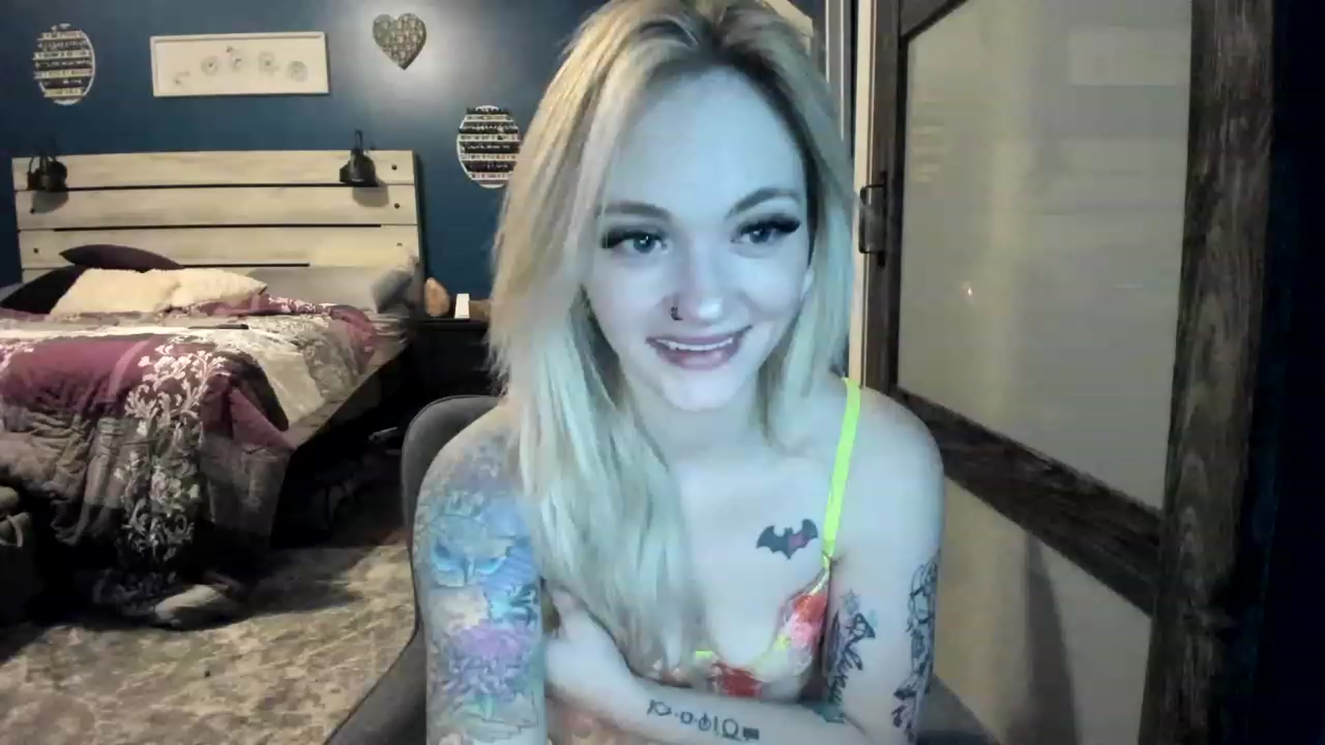 Gallery image thumbnail from AshSapphire's myfreecams stream on, 11/21/2022, 10:30 image 19 of 20