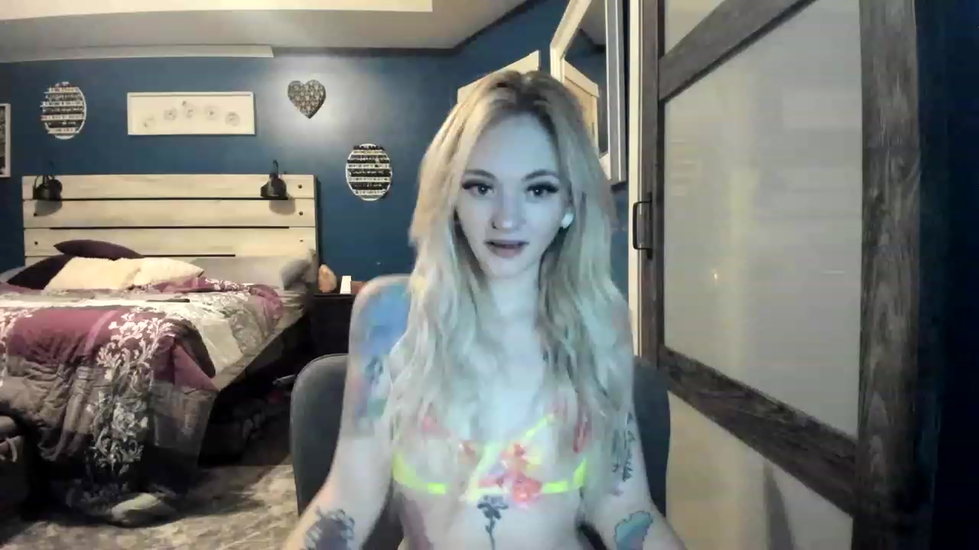 Gallery image thumbnail from AshSapphire's myfreecams stream on, 11/21/2022, 10:30 image 11 of 20