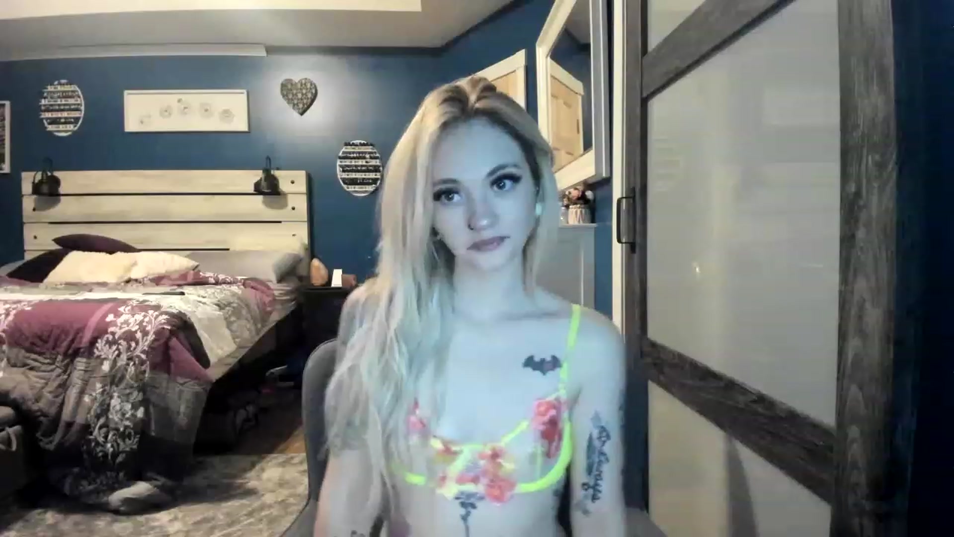 Gallery image thumbnail from AshSapphire's myfreecams stream on, 11/21/2022, 10:30 image 14 of 20