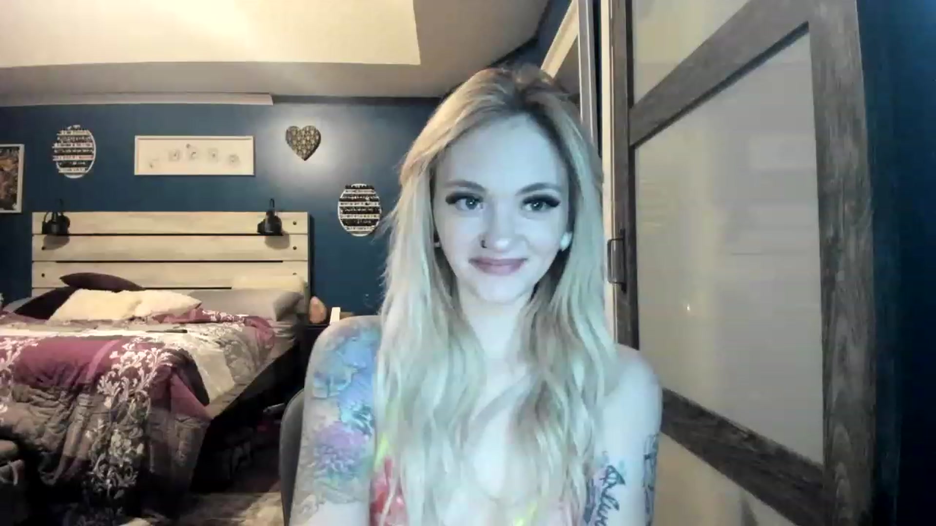 Gallery image thumbnail from AshSapphire's myfreecams stream on, 11/21/2022, 10:30 image 3 of 20