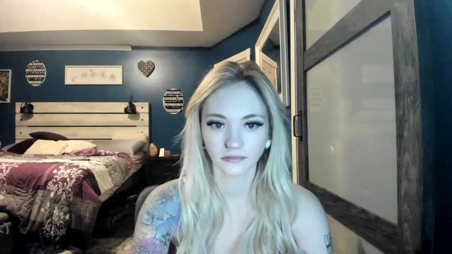 Gallery image thumbnail from AshSapphire's myfreecams stream on, 11/21/2022, 10:30 image 4 of 20