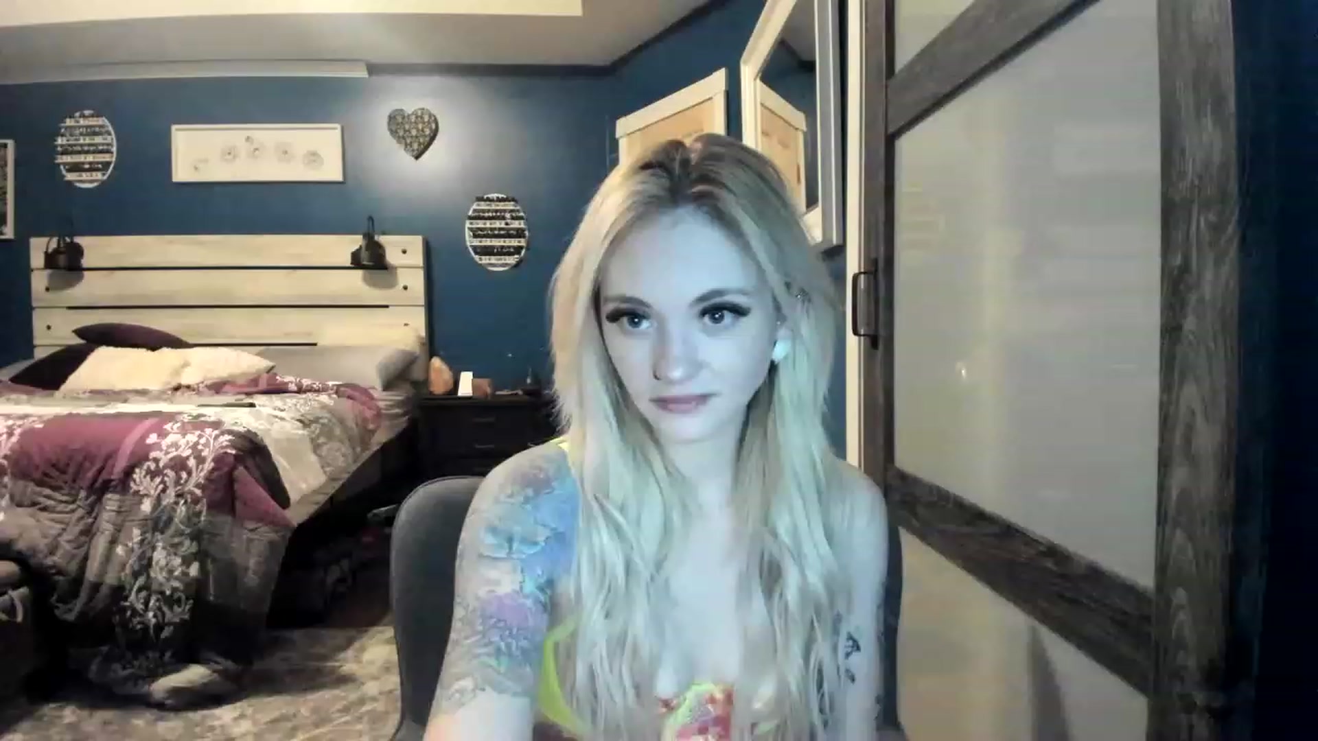 Gallery image thumbnail from AshSapphire's myfreecams stream on, 11/21/2022, 10:30 image 8 of 20