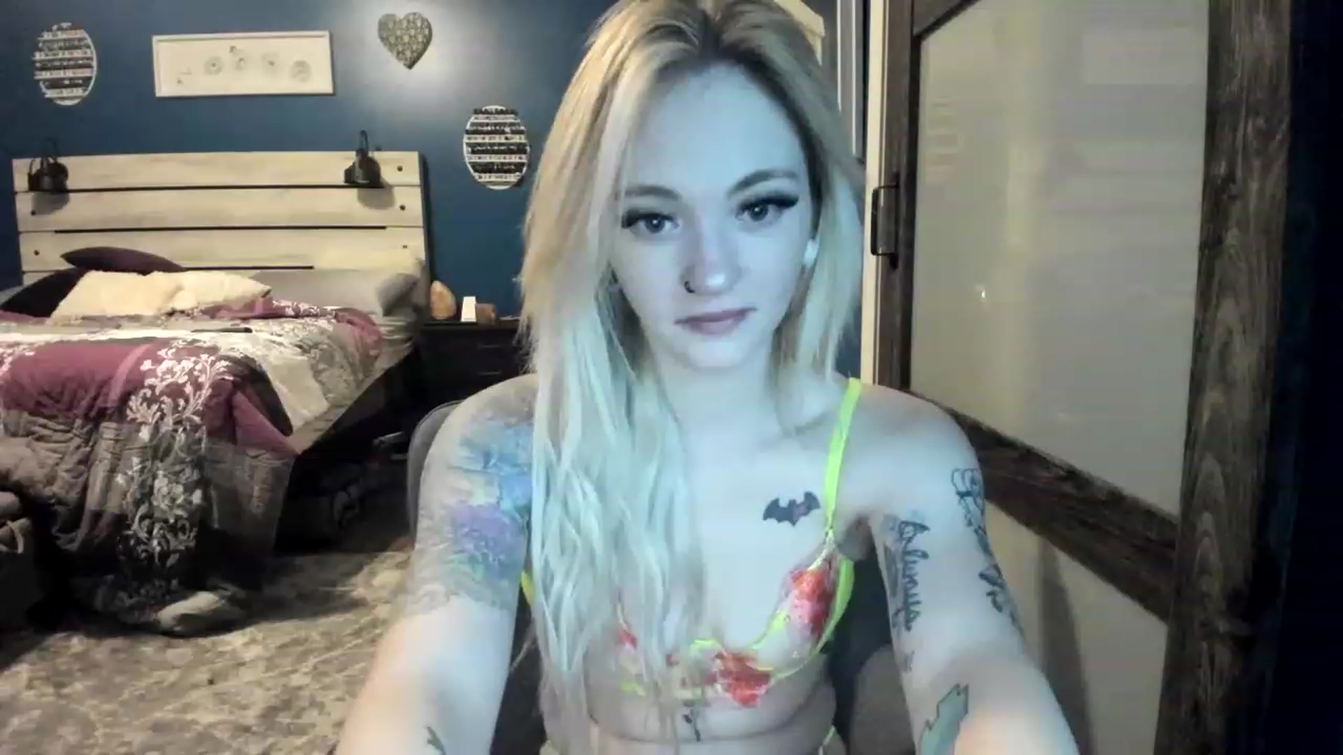 Gallery image thumbnail from AshSapphire's myfreecams stream on, 11/21/2022, 10:30 image 18 of 20