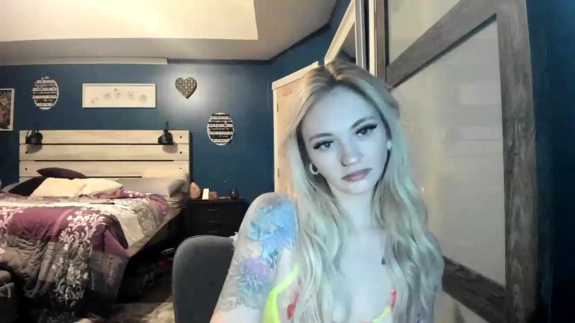 Gallery image thumbnail from AshSapphire's myfreecams stream on, 11/21/2022, 10:30 image 6 of 20
