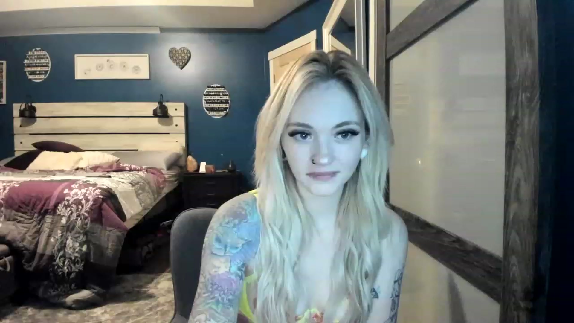 Gallery image thumbnail from AshSapphire's myfreecams stream on, 11/21/2022, 10:30 image 9 of 20