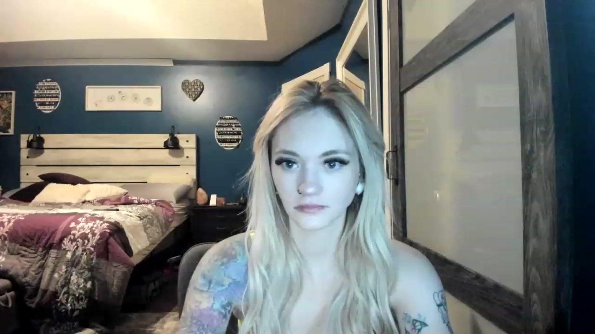 Gallery image thumbnail from AshSapphire's myfreecams stream on, 11/21/2022, 10:30 image 5 of 20