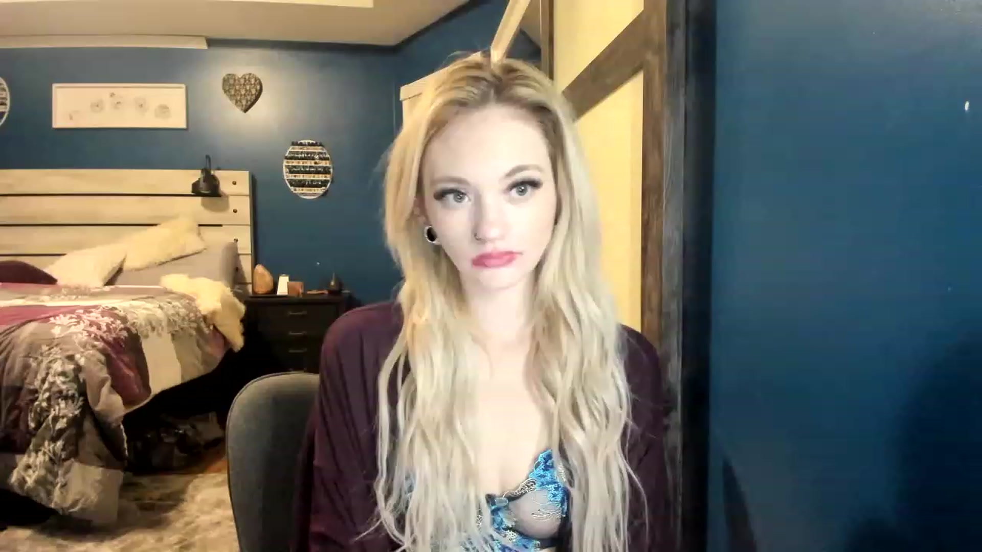 Gallery image thumbnail from AshSapphire's myfreecams stream on, 11/22/2022, 09:59 image 7 of 20