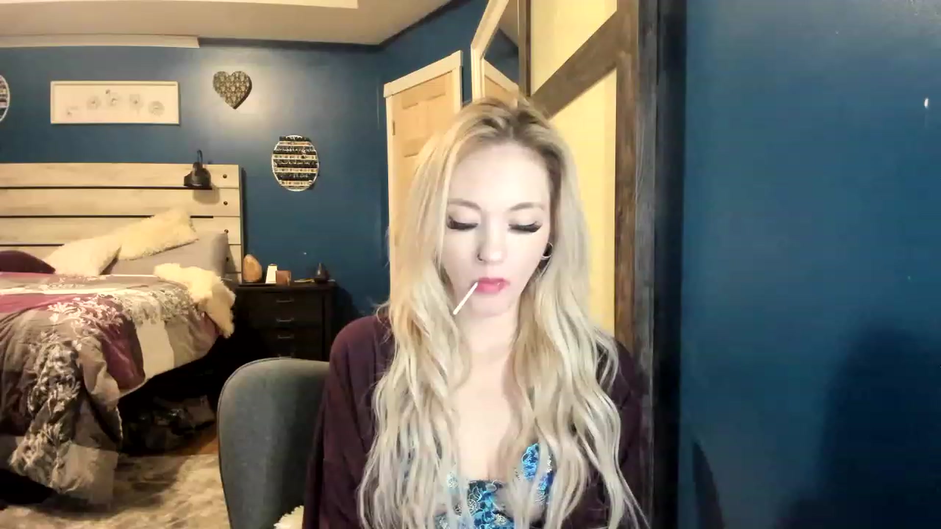 Gallery image thumbnail from AshSapphire's myfreecams stream on, 11/22/2022, 09:59 image 1 of 20