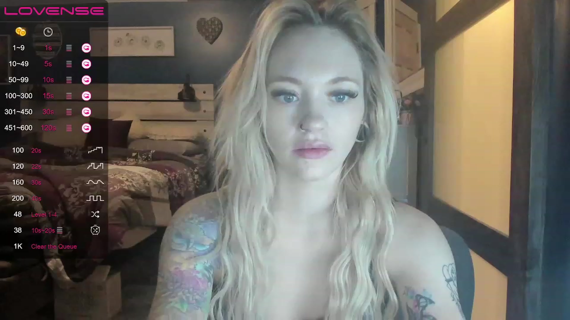 Gallery image thumbnail from AshSapphire's myfreecams stream on, 12/12/2022, 19:00 image 1 of 20