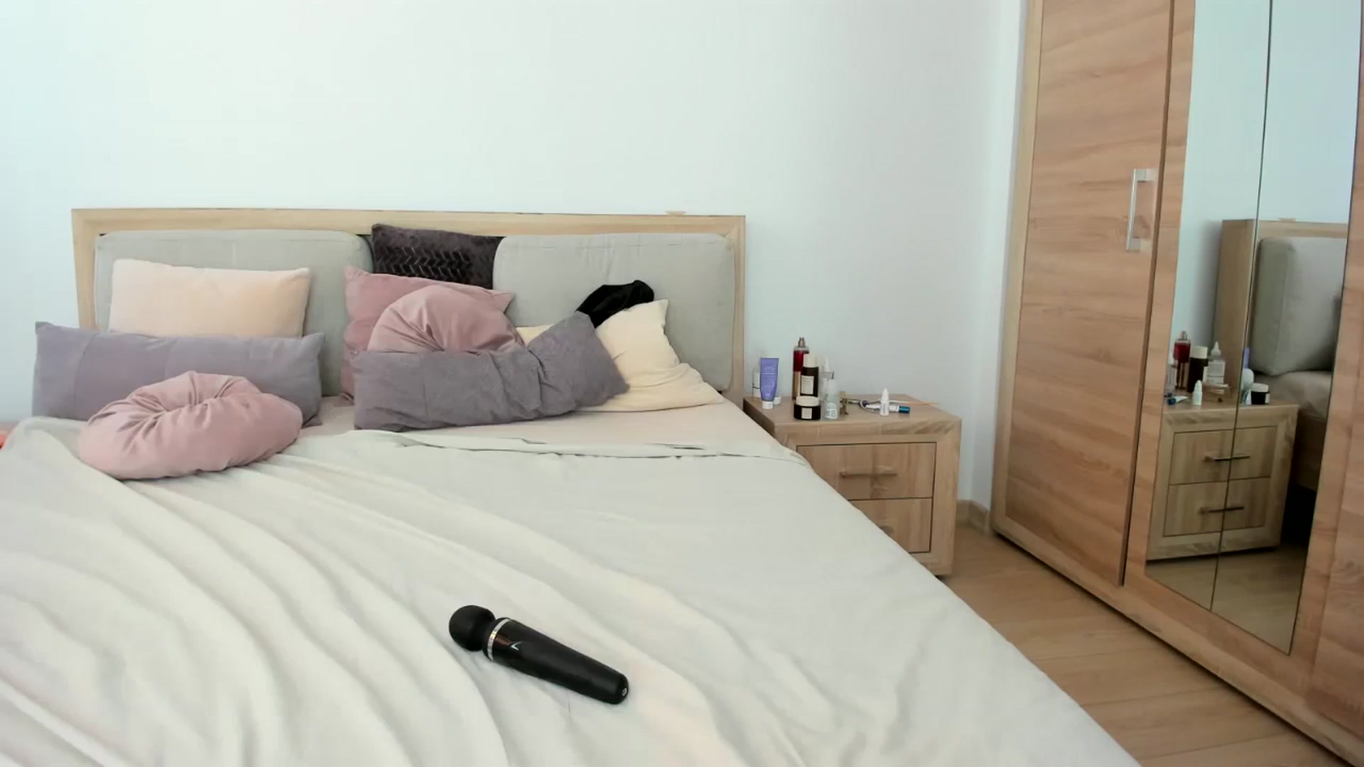 Gallery image thumbnail from AshYouNeed's myfreecams stream on, 10/02/2024, 14:48 image 9 of 20