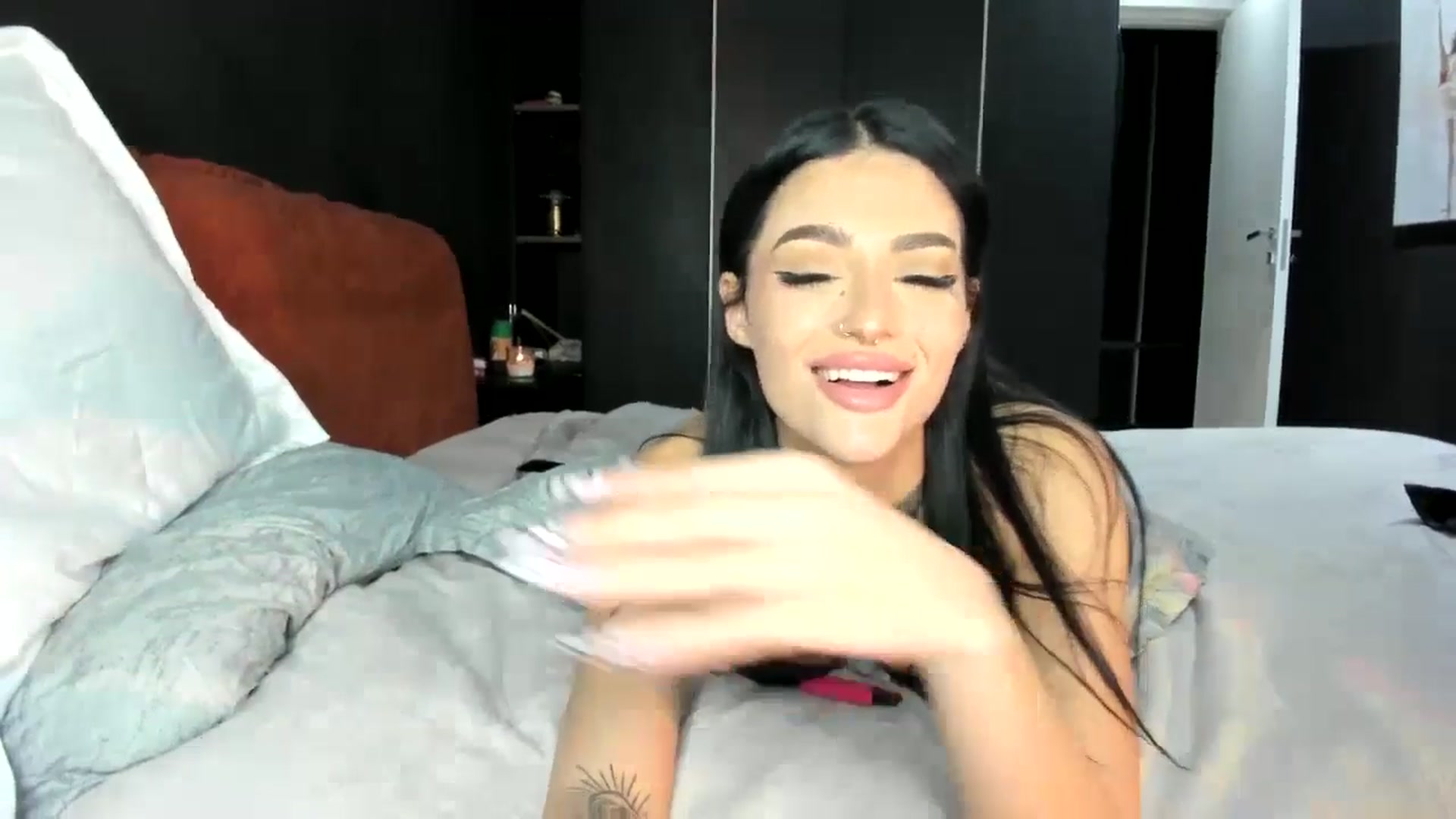 Gallery image thumbnail from AshYouNeed's myfreecams stream on, 12/11/2024, 18:49 image 16 of 20