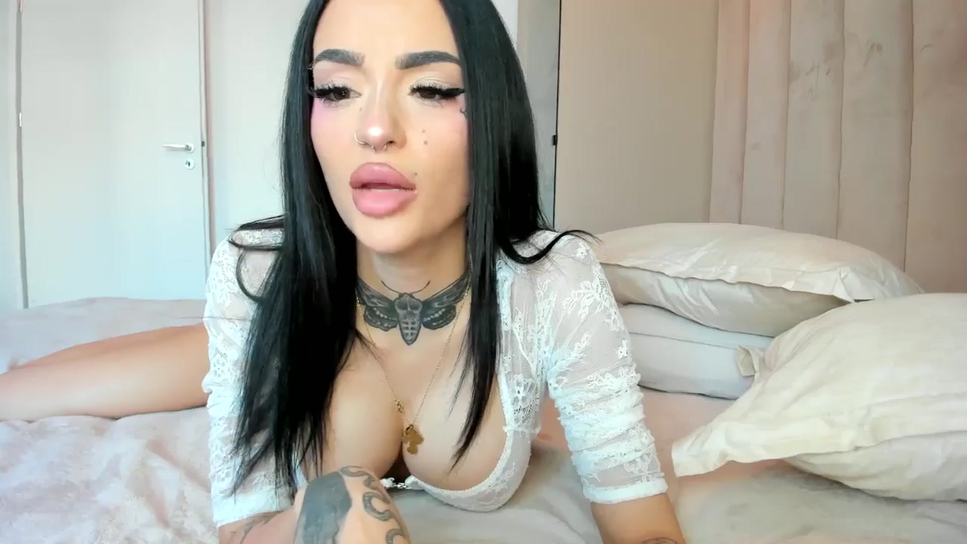 Gallery image thumbnail from AshYouNeed's myfreecams stream on, 06/18/2025, 15:59 image 16 of 20