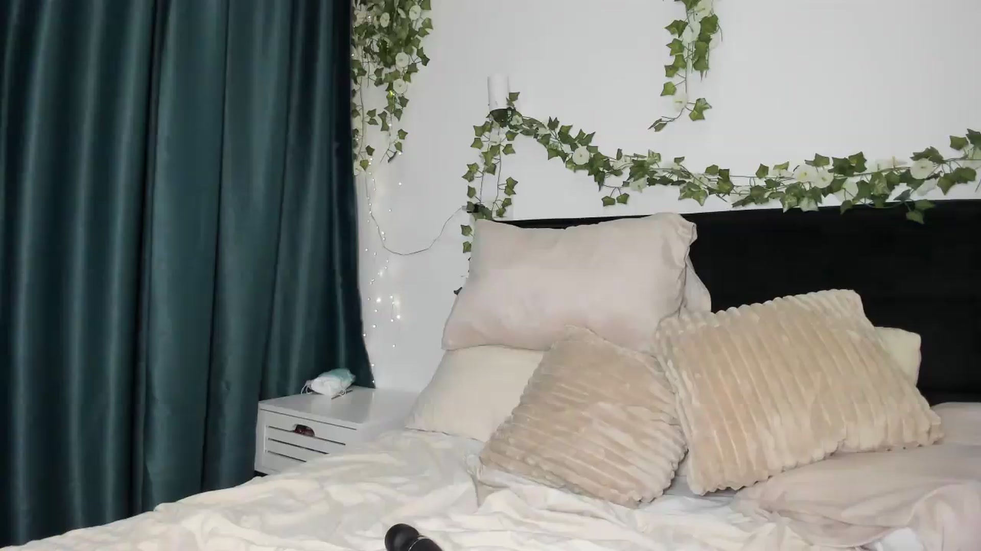 Gallery image thumbnail from AshYouNeed's myfreecams stream on, 08/14/2026, 20:46 image 1 of 20