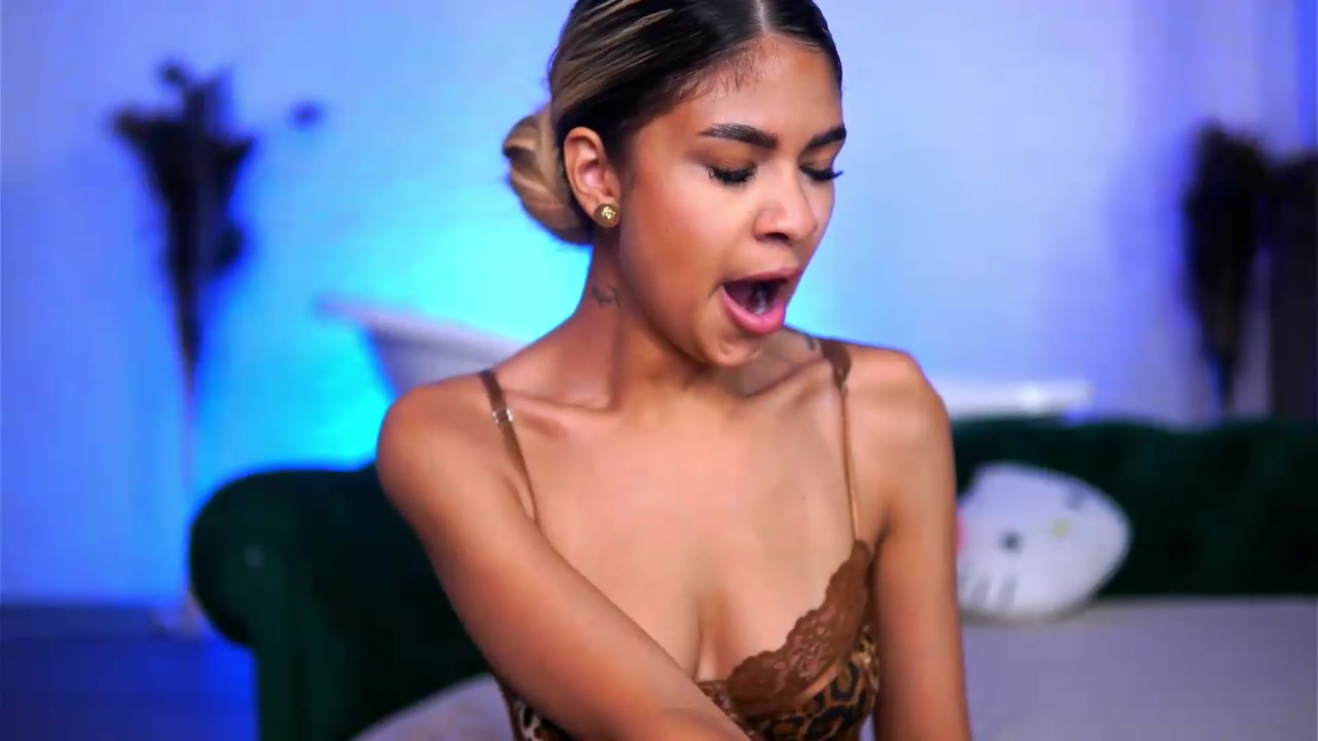 Gallery image thumbnail from AshaYuva's myfreecams stream on, 07/10/2026, 12:43 image 4 of 20