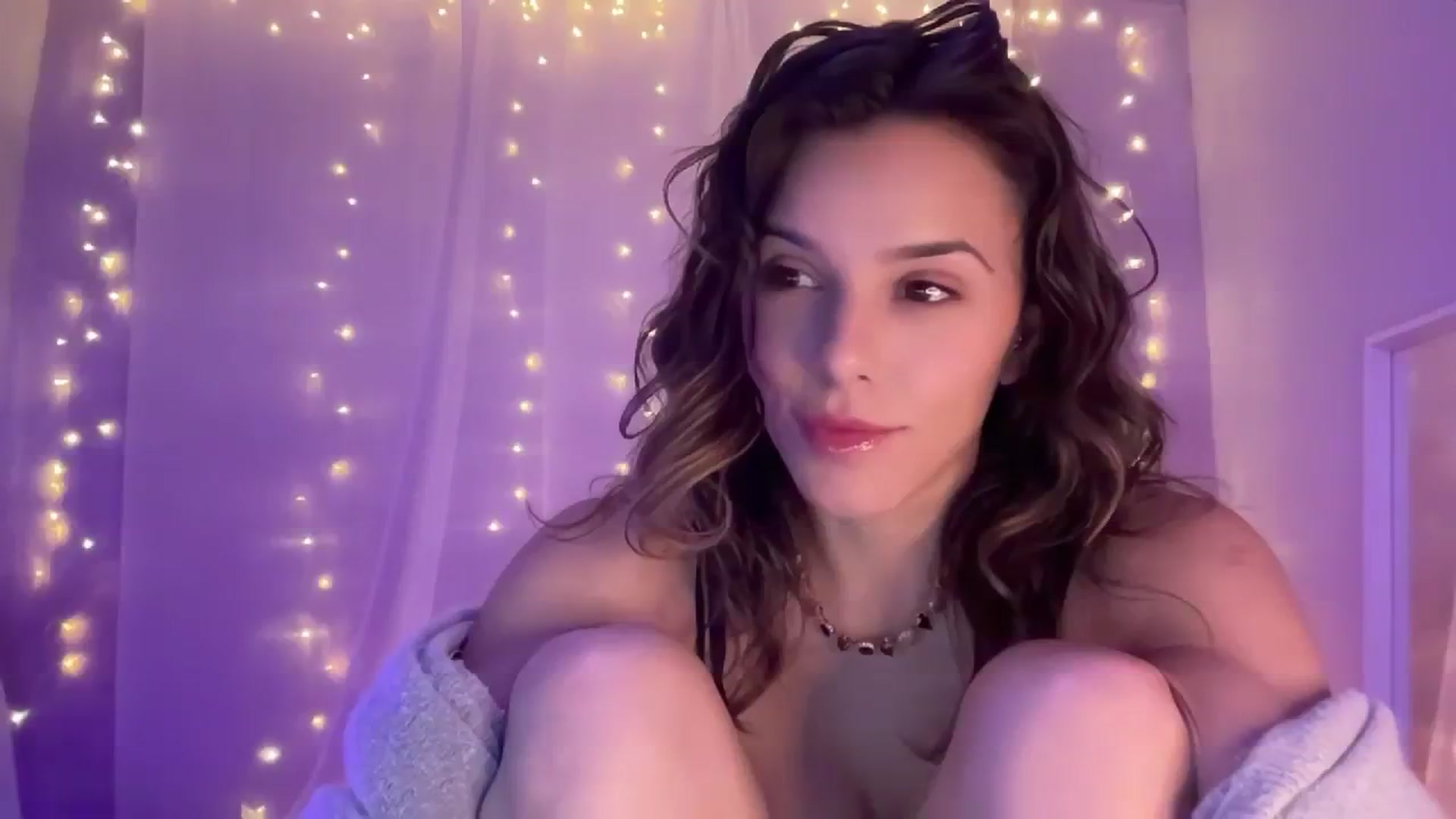 Gallery image thumbnail from AsheEllis's myfreecams stream on, 02/12/2024, 06:32 image 12 of 20