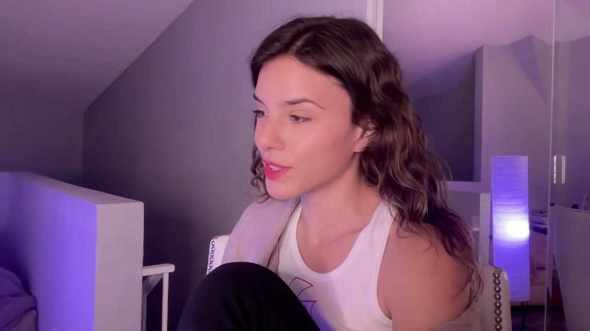 Gallery image thumbnail from AsheEllis's myfreecams stream on, 03/15/2024, 04:38 image 3 of 20