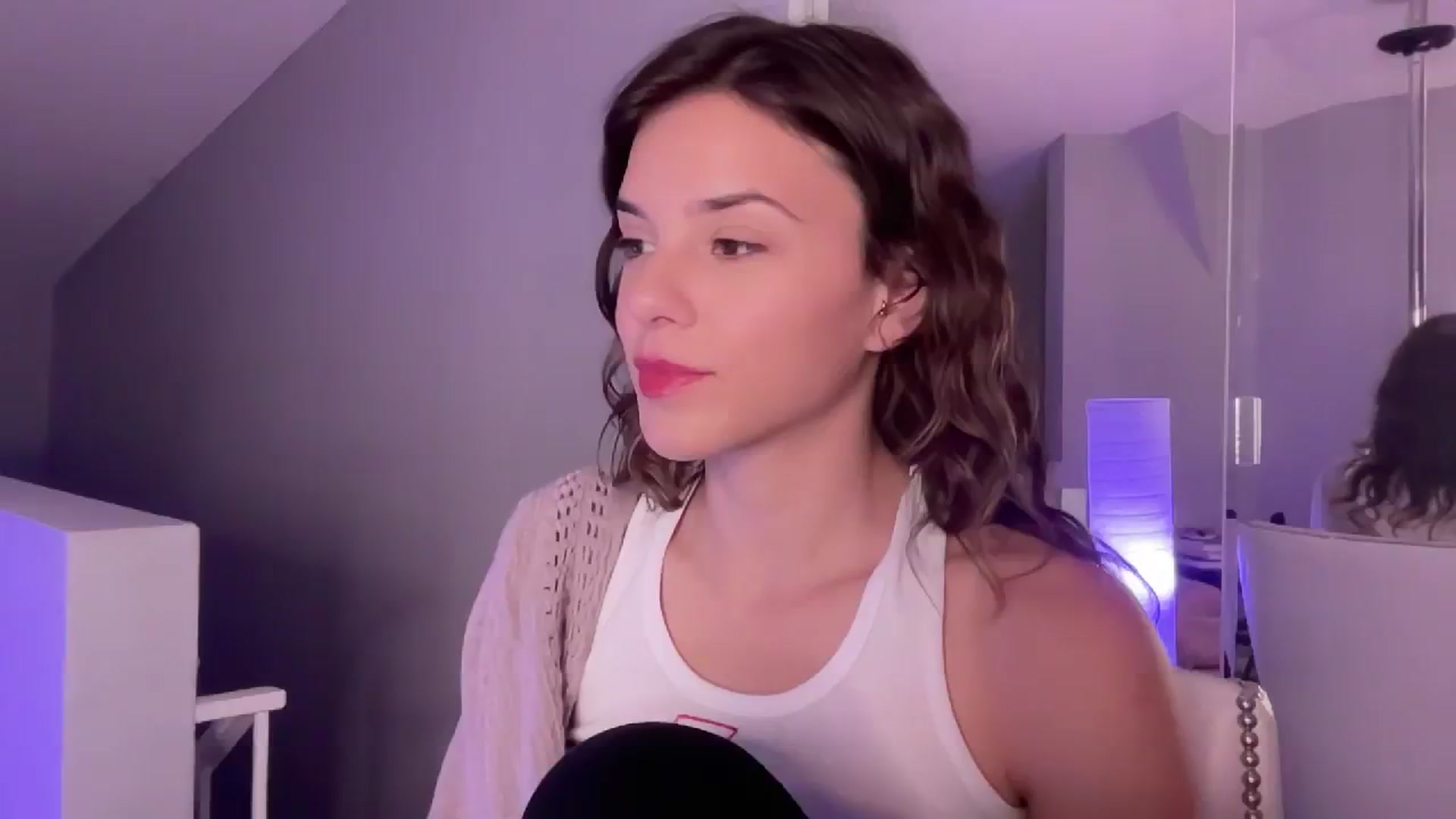Gallery image thumbnail from AsheEllis's myfreecams stream on, 03/15/2024, 04:38 image 1 of 20