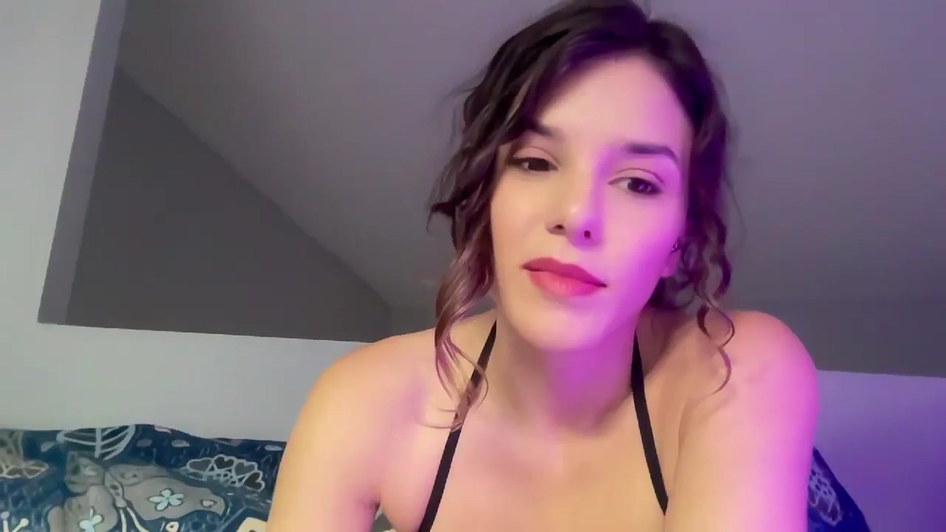 Gallery image thumbnail from AsheEllis's myfreecams stream on, 03/17/2024, 01:11 image 17 of 20