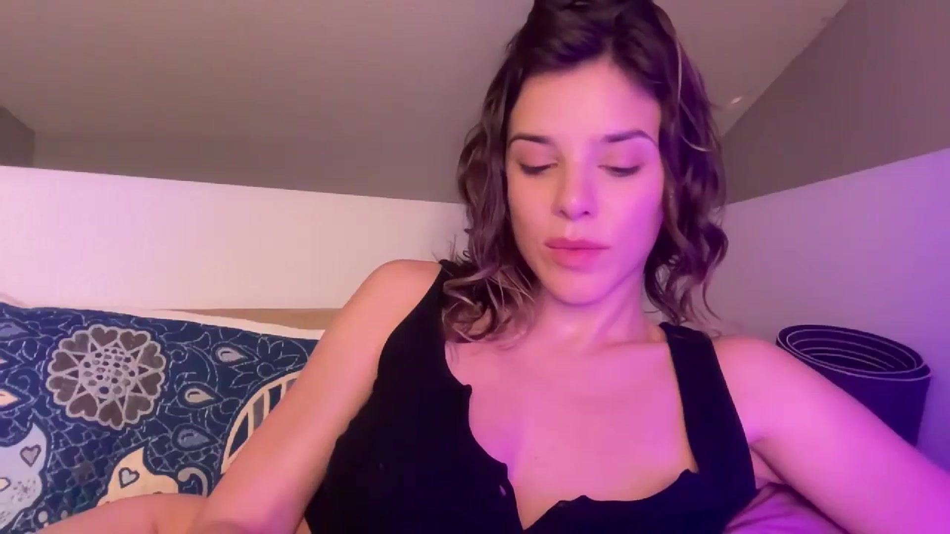 Gallery image thumbnail from AsheEllis's myfreecams stream on, 03/17/2024, 09:07 image 16 of 20