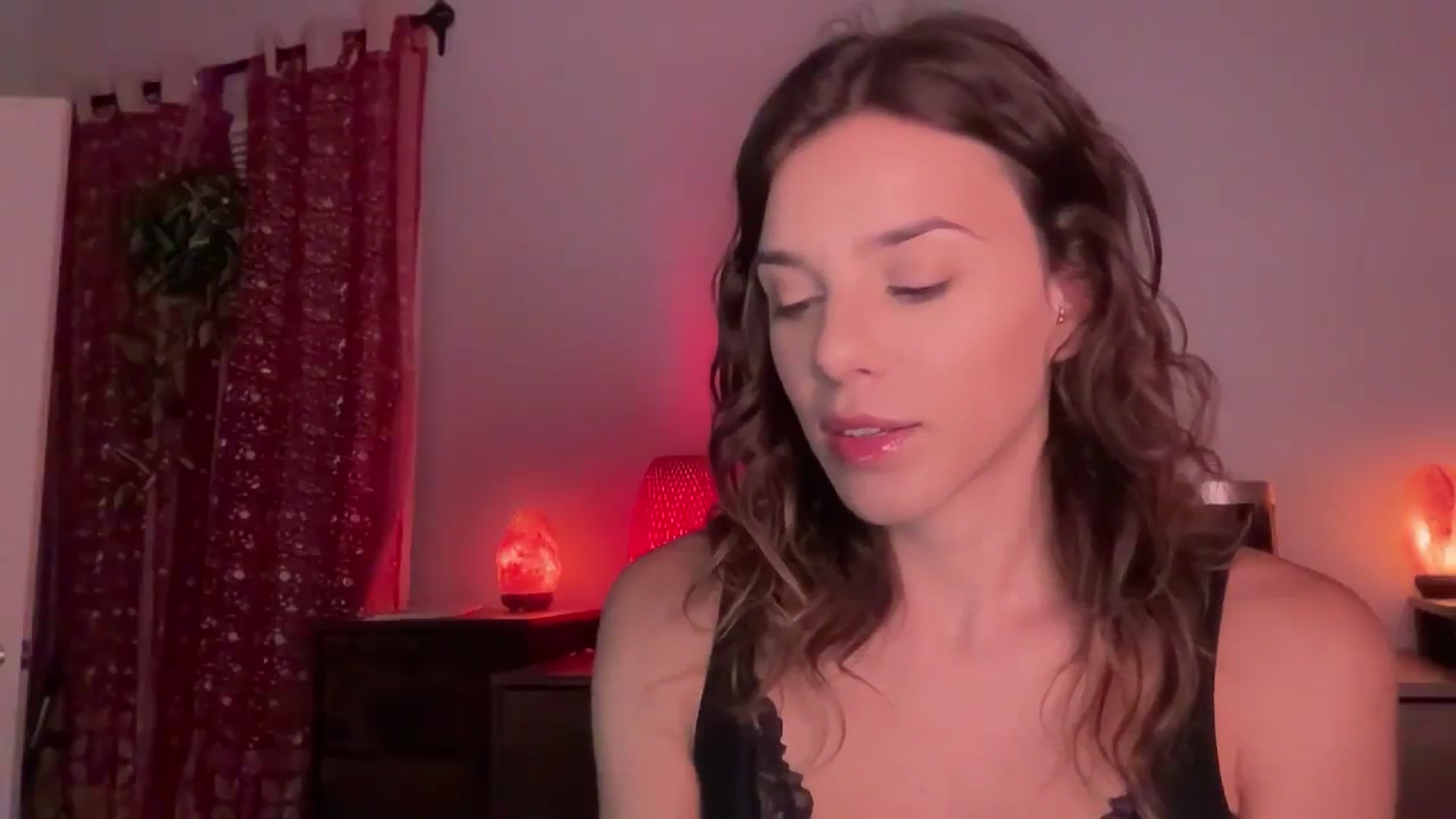 Gallery image thumbnail from AsheEllis's myfreecams stream on, 04/09/2024, 06:52 image 10 of 20