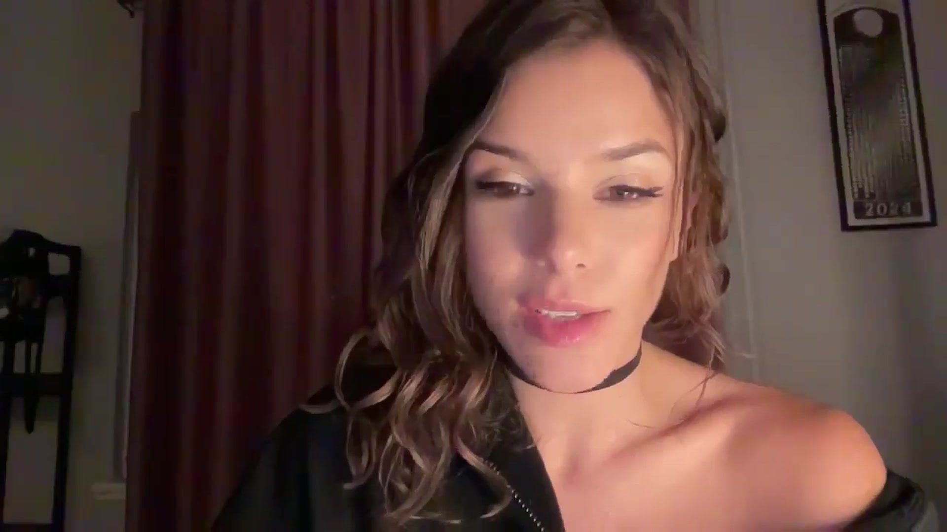 Gallery image thumbnail from AsheEllis's myfreecams stream on, 05/03/2024, 10:20 image 10 of 20