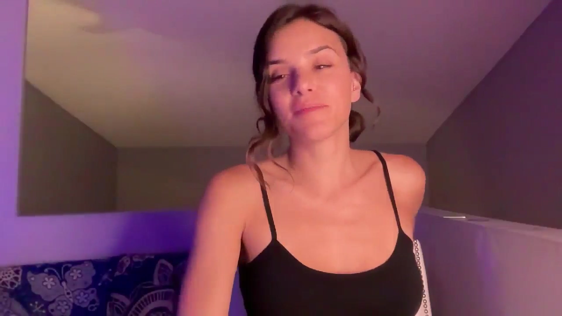 Gallery image thumbnail from AsheEllis's myfreecams stream on, 05/14/2024, 04:17 image 2 of 20