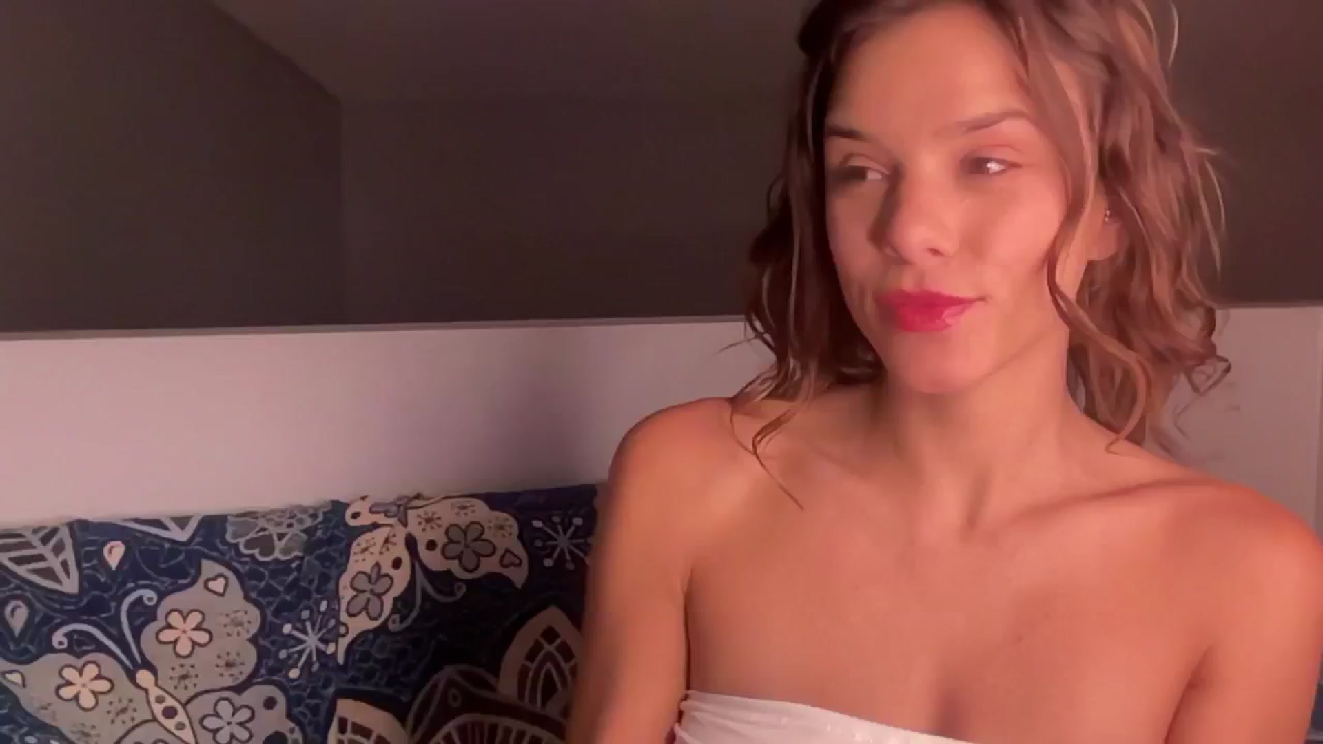 Gallery image thumbnail from AsheEllis's myfreecams stream on, 06/10/2024, 05:18 image 3 of 20