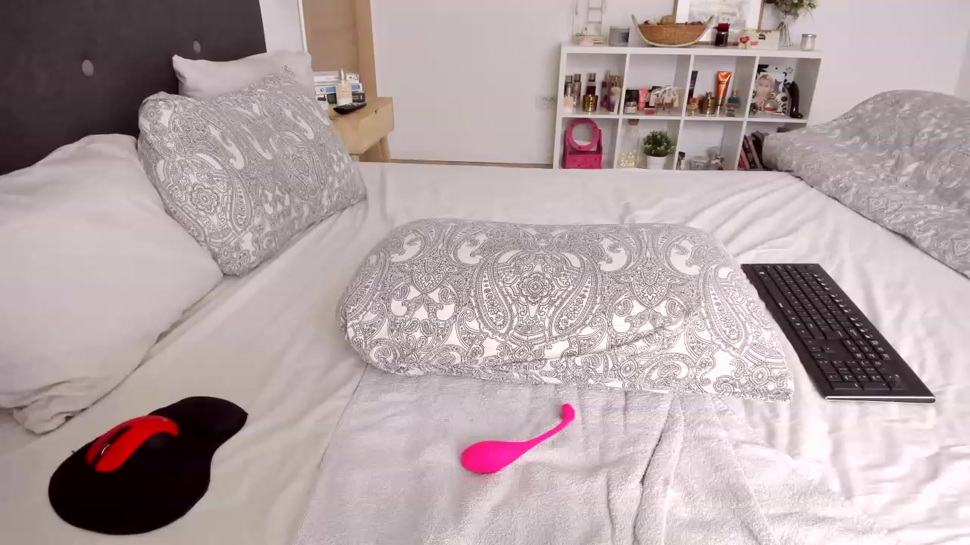 Gallery image thumbnail from Ashe_Silver's myfreecams stream on, 05/16/2023, 14:52 image 16 of 20