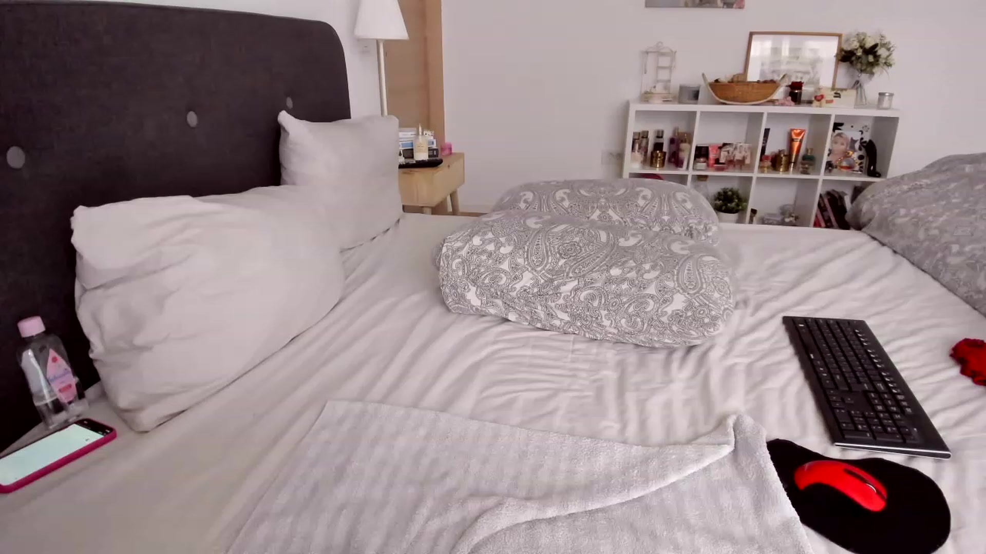 Gallery image thumbnail from Ashe_Silver's myfreecams stream on, 05/18/2023, 15:43 image 8 of 20