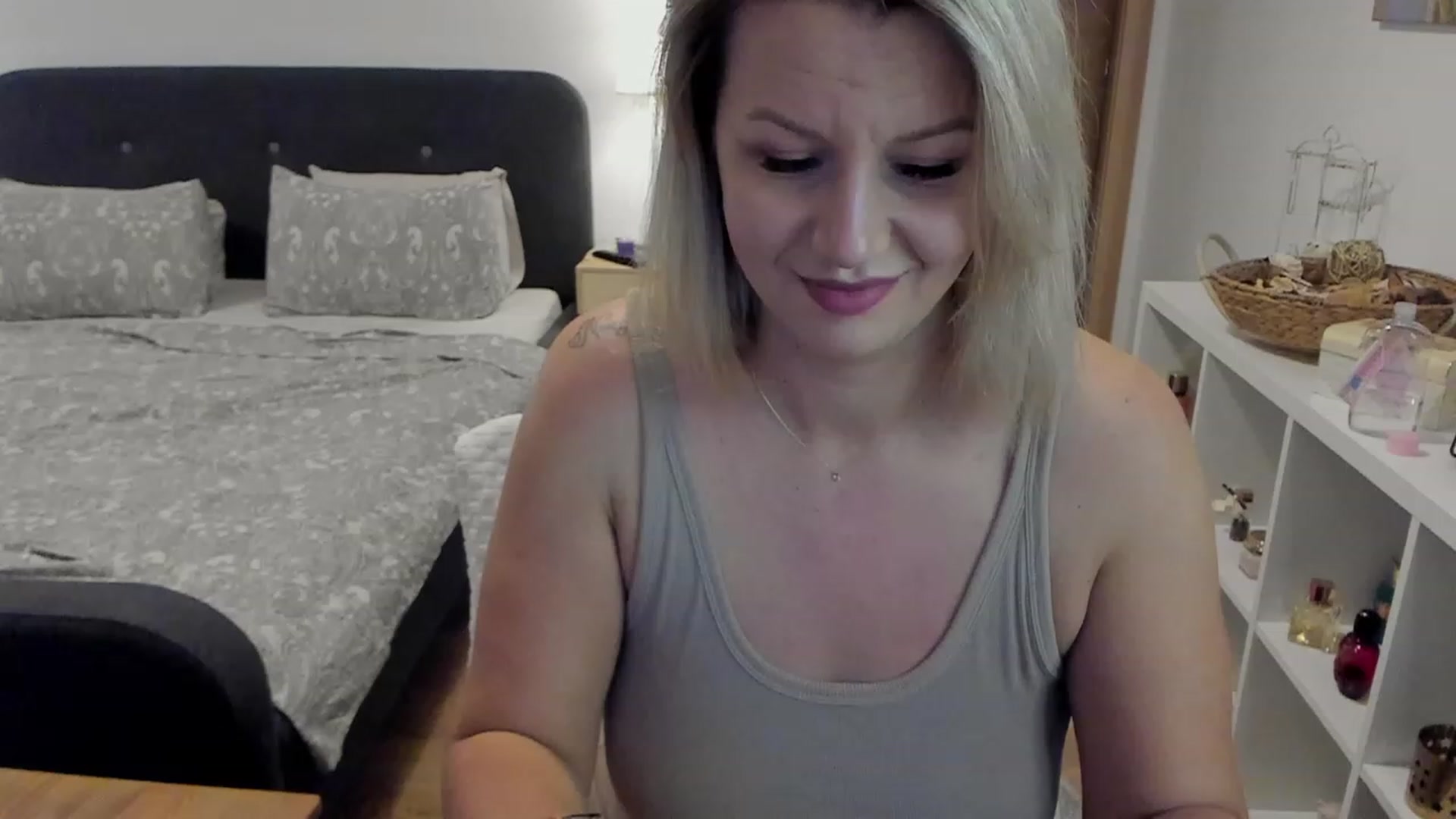 Gallery image thumbnail from Ashe_Silver's myfreecams stream on, 08/21/2023, 15:35 image 1 of 20