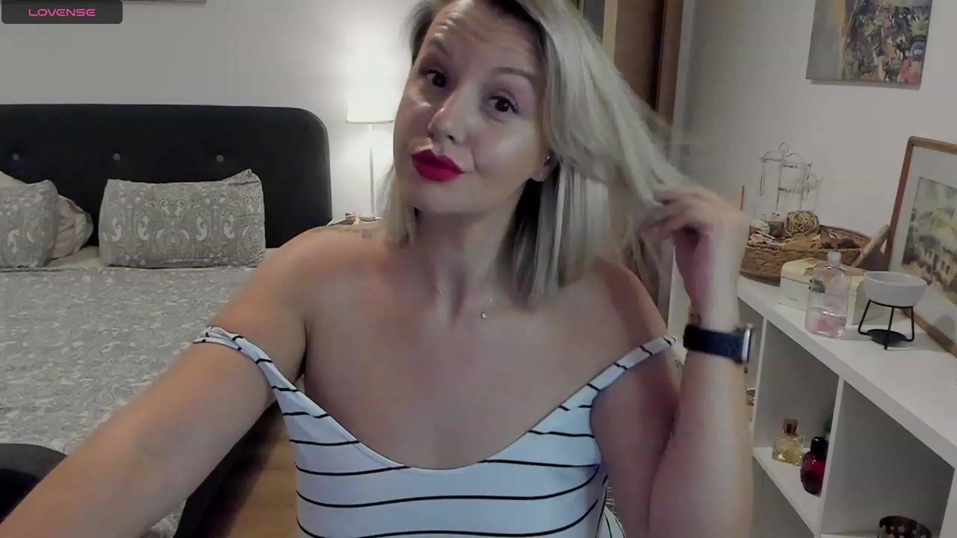 Gallery image thumbnail from Ashe_Silver's myfreecams stream on, 08/24/2023, 14:57 image 15 of 20