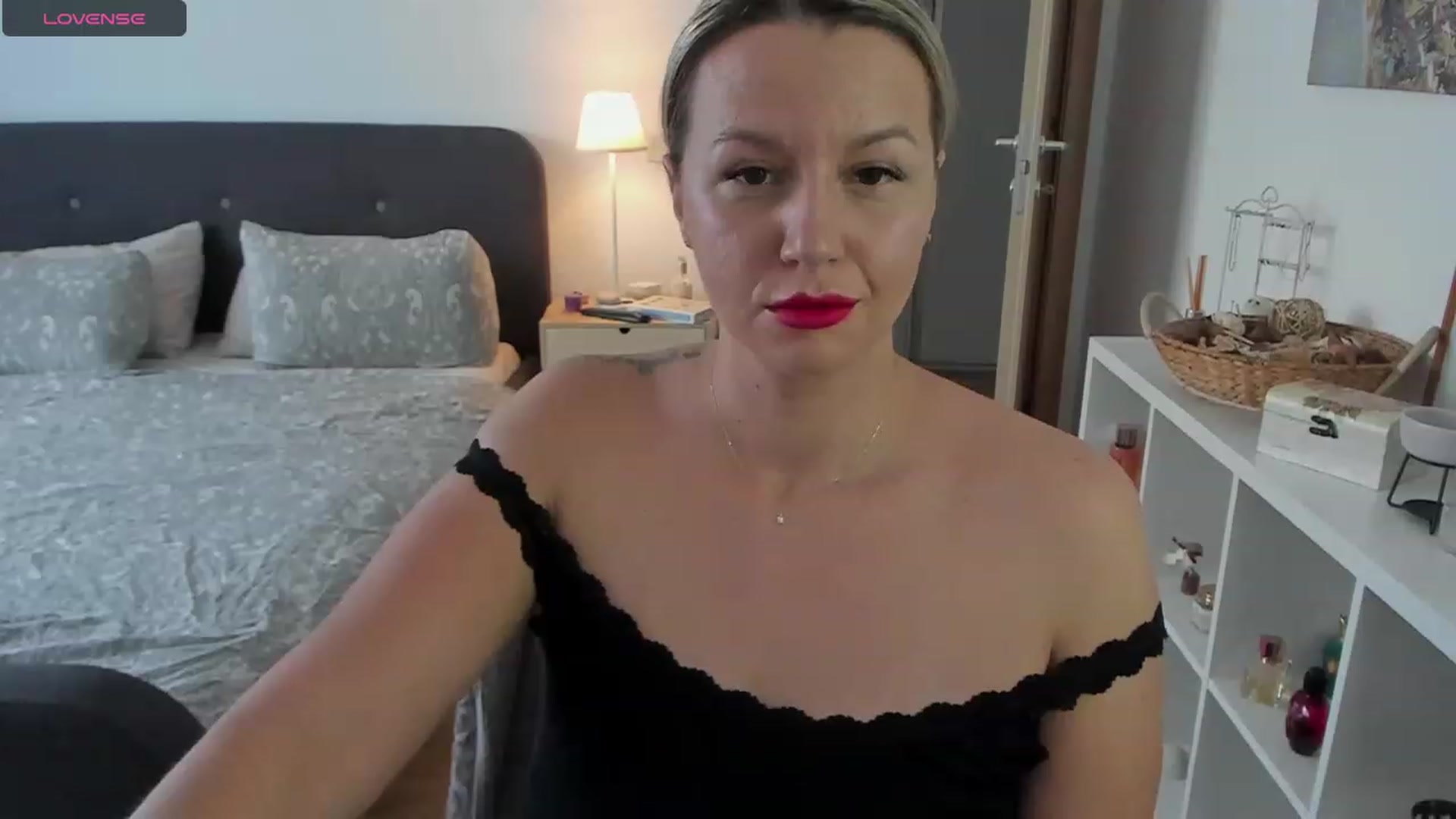 Gallery image thumbnail from Ashe_Silver's myfreecams stream on, 08/25/2023, 13:49 image 19 of 20