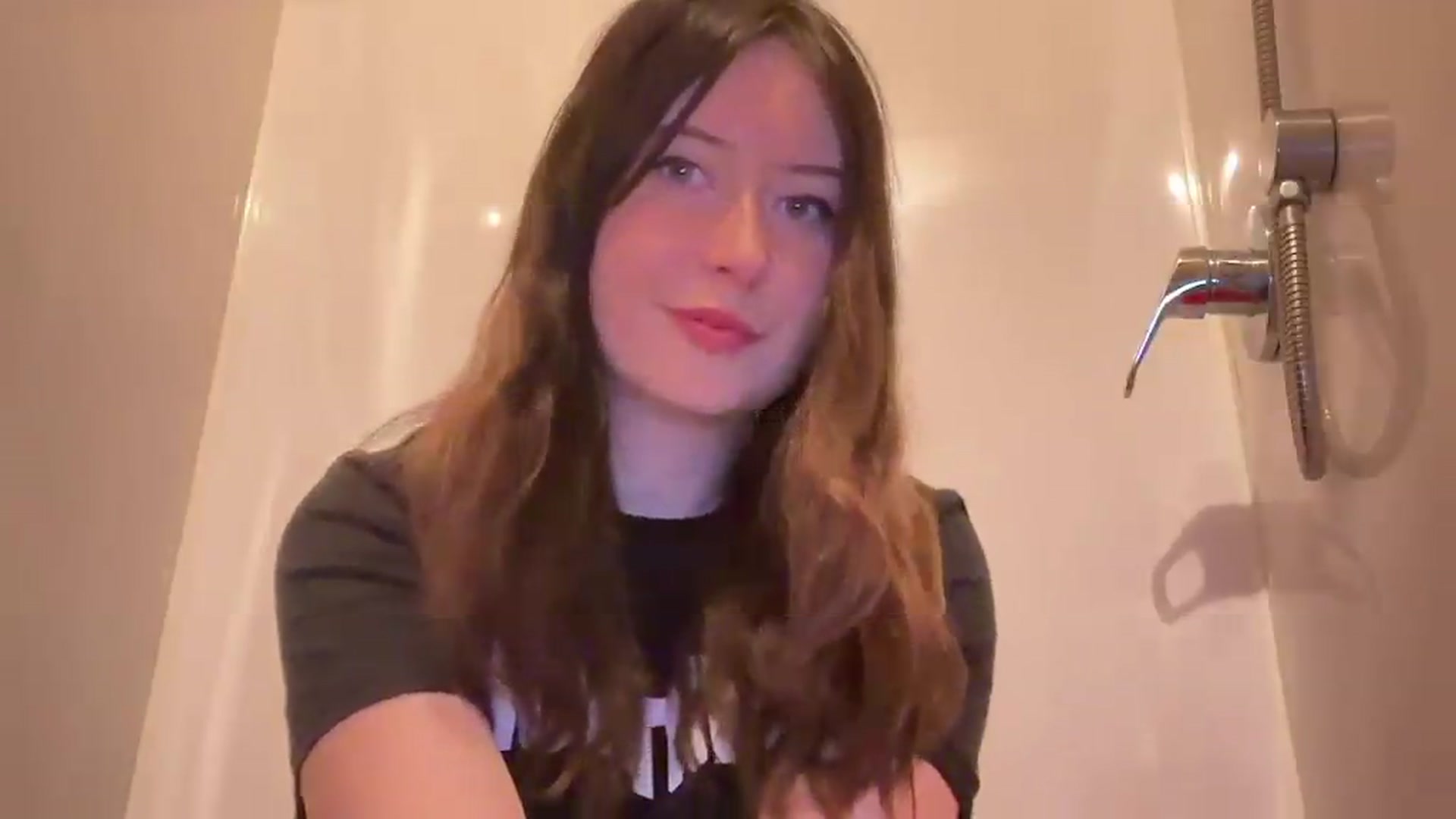 Gallery image thumbnail from Ashisscene's myfreecams stream on, 07/23/2026, 07:52 image 19 of 20
