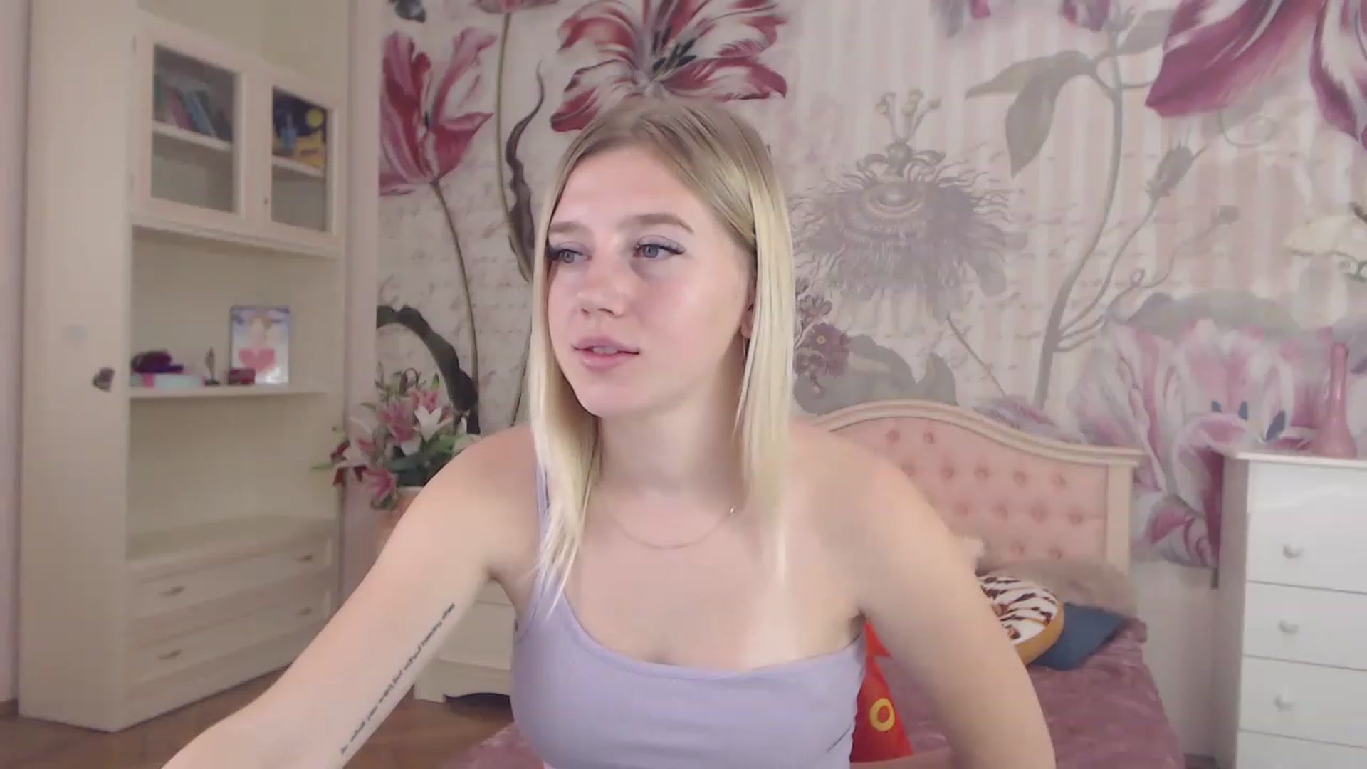 Gallery image thumbnail from AshleeSmit's myfreecams stream on, 08/29/2023, 08:55 image 7 of 20