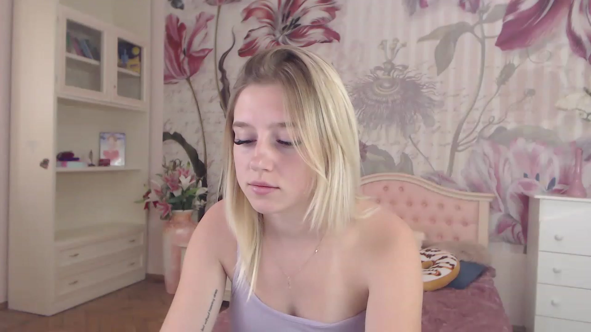 Gallery image thumbnail from AshleeSmit's myfreecams stream on, 08/29/2023, 08:55 image 16 of 20