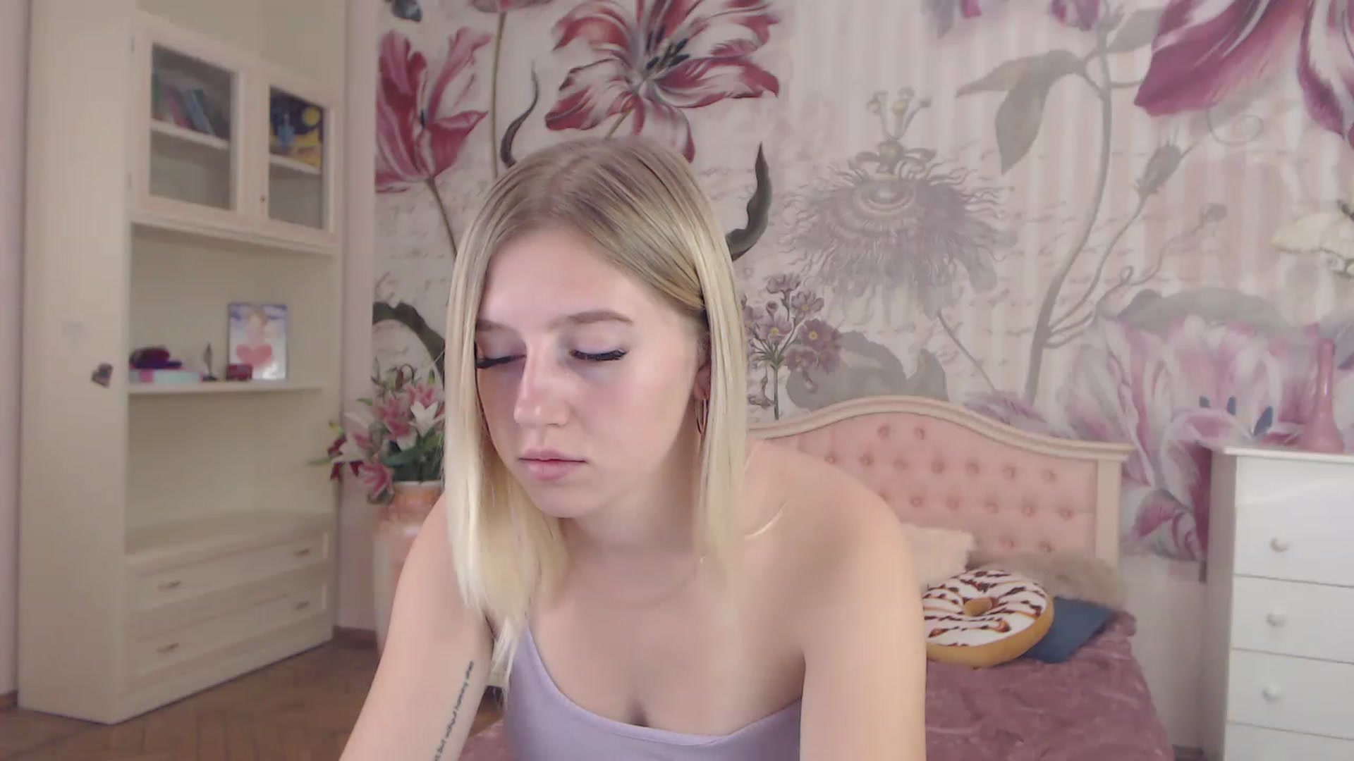 Gallery image thumbnail from AshleeSmit's myfreecams stream on, 08/29/2023, 08:55 image 6 of 20