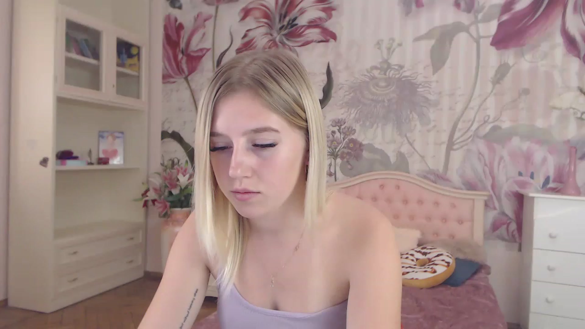 Gallery image thumbnail from AshleeSmit's myfreecams stream on, 08/29/2023, 08:55 image 14 of 20