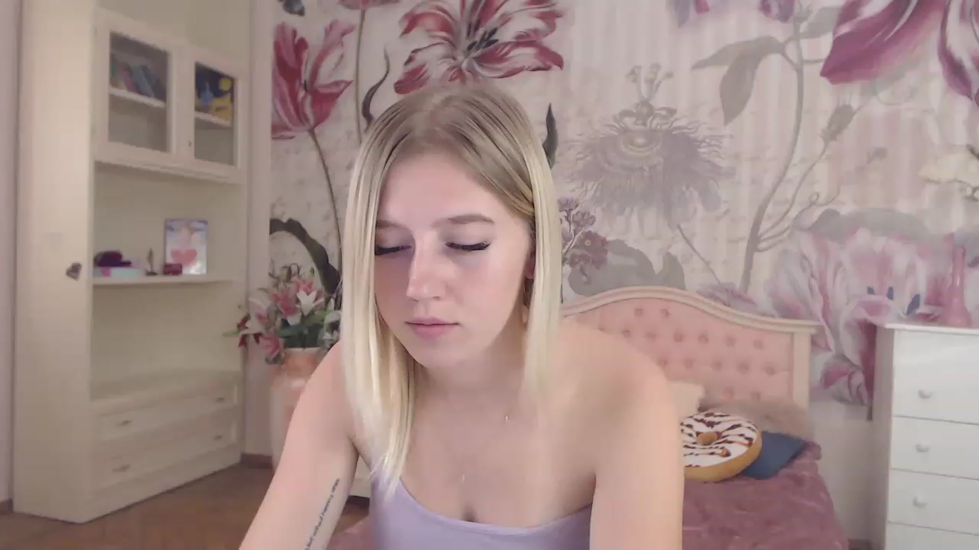 Gallery image thumbnail from AshleeSmit's myfreecams stream on, 08/29/2023, 08:55 image 15 of 20