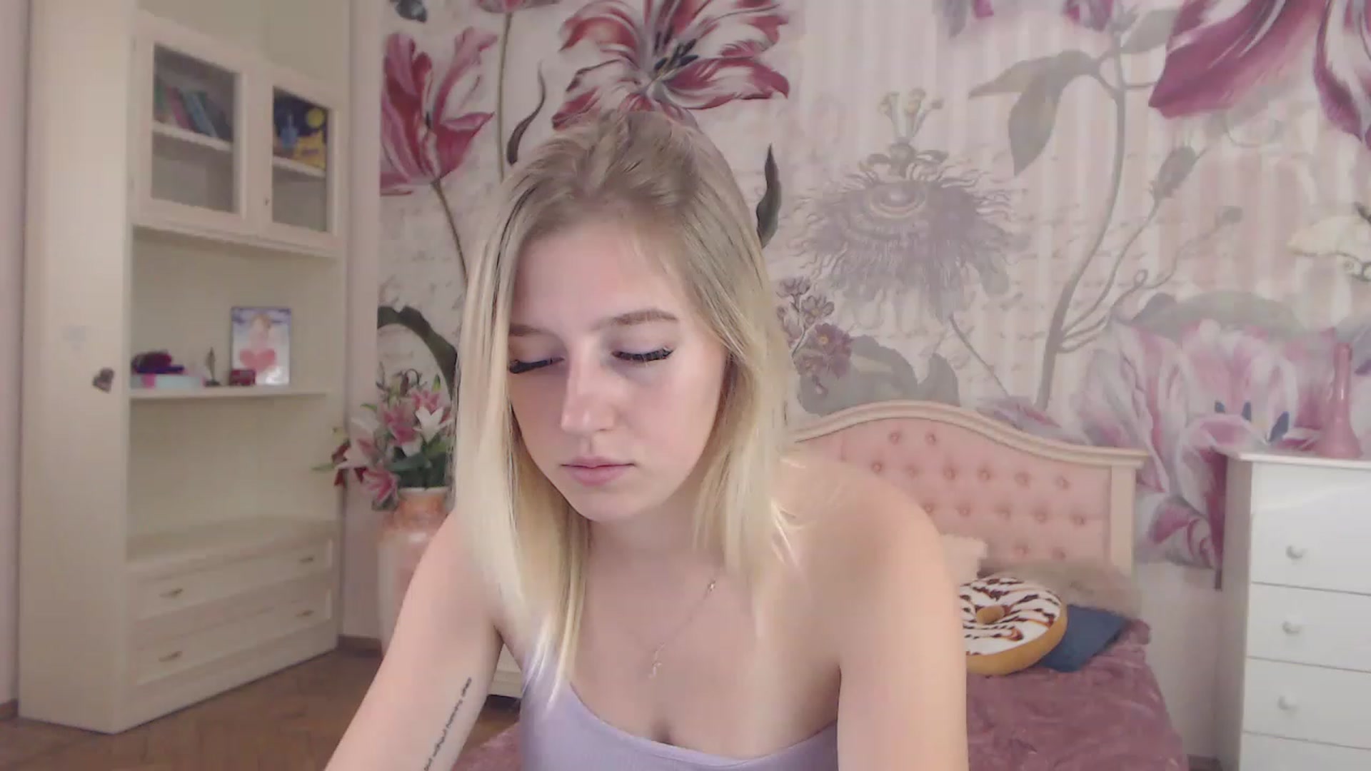 Gallery image thumbnail from AshleeSmit's myfreecams stream on, 08/29/2023, 08:55 image 19 of 20