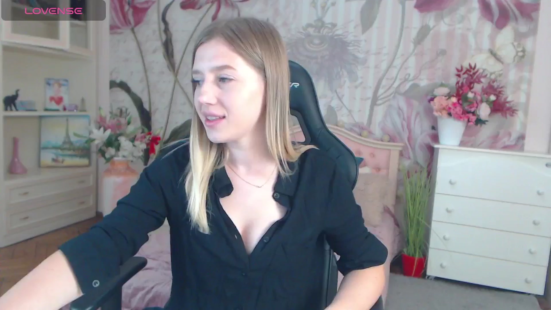 Gallery image thumbnail from AshleeSmit's myfreecams stream on, 08/07/2024, 18:35 image 16 of 20