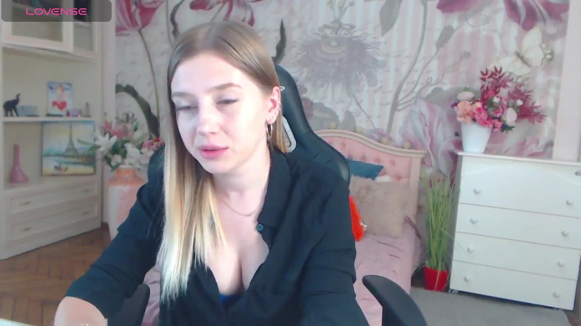 Gallery image thumbnail from AshleeSmit's myfreecams stream on, 08/07/2024, 18:35 image 13 of 20